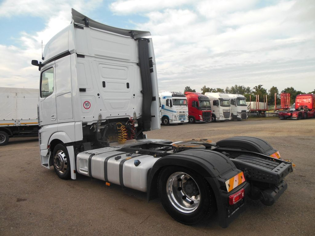 Mercedes-Benz ACTROS 1851,LOWDECK,STANDKLIMA,ALU FELGEN,TOP!!! - Cabeza tractora: foto 4 Mercedes-Benz ACTROS 1851,LOWDECK,STANDKLIMA,ALU FELGEN,TOP!!! - Cabeza tractora: foto 4
