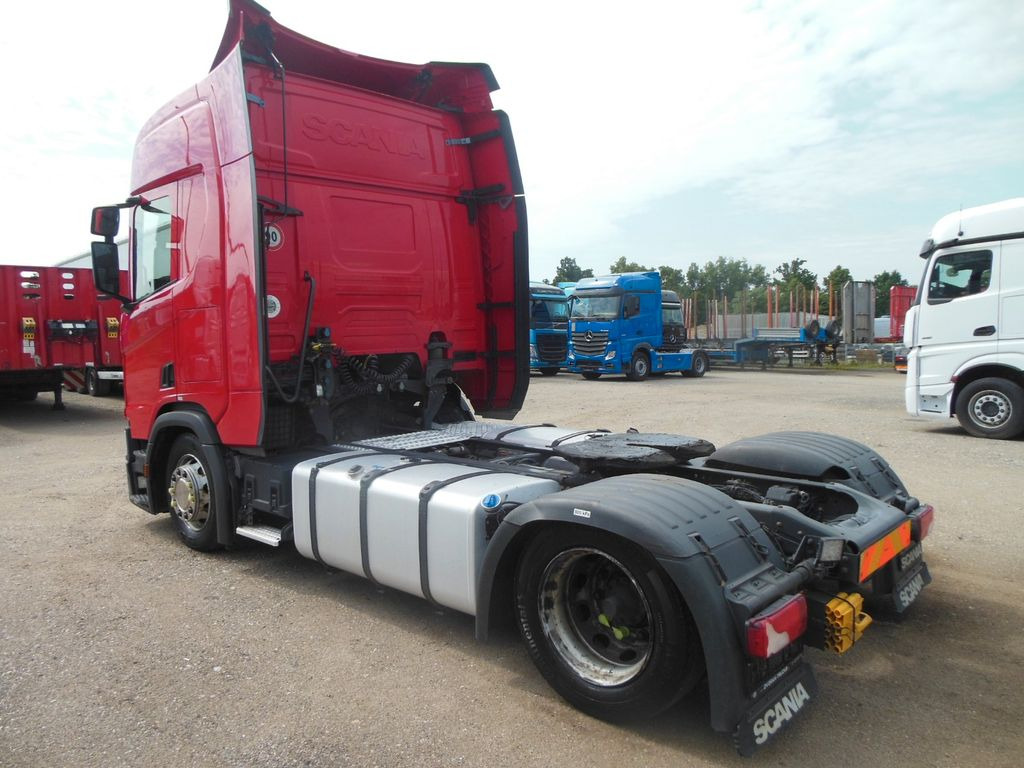 Scania R450 LOWDECK, RETARDER, STANDKLIMA, VOLL LUFT Scania R450 LOWDECK, RETARDER, STANDKLIMA, VOLL LUFT - Cabeza tractora: foto 4 Scania R450 LOWDECK, RETARDER, STANDKLIMA, VOLL LUFT Scania R450 LOWDECK, RETARDER, STANDKLIMA, VOLL LUFT - Cabeza tractora: foto 4