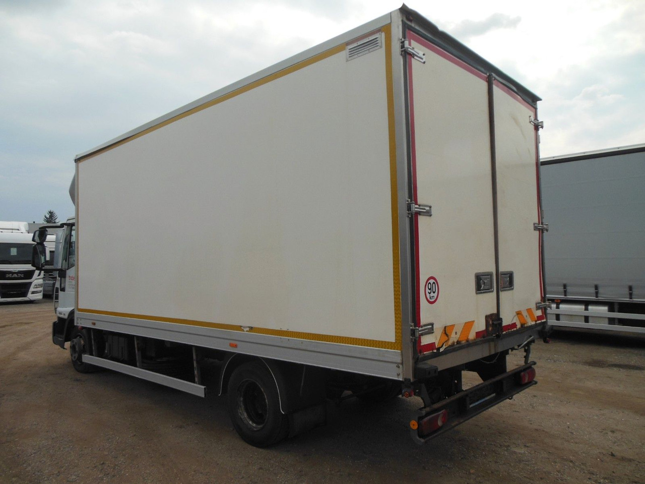 Iveco EUROCARGO 75E14 - Furgoneta caja cerrada: foto 4 Iveco EUROCARGO 75E14 - Furgoneta caja cerrada: foto 4