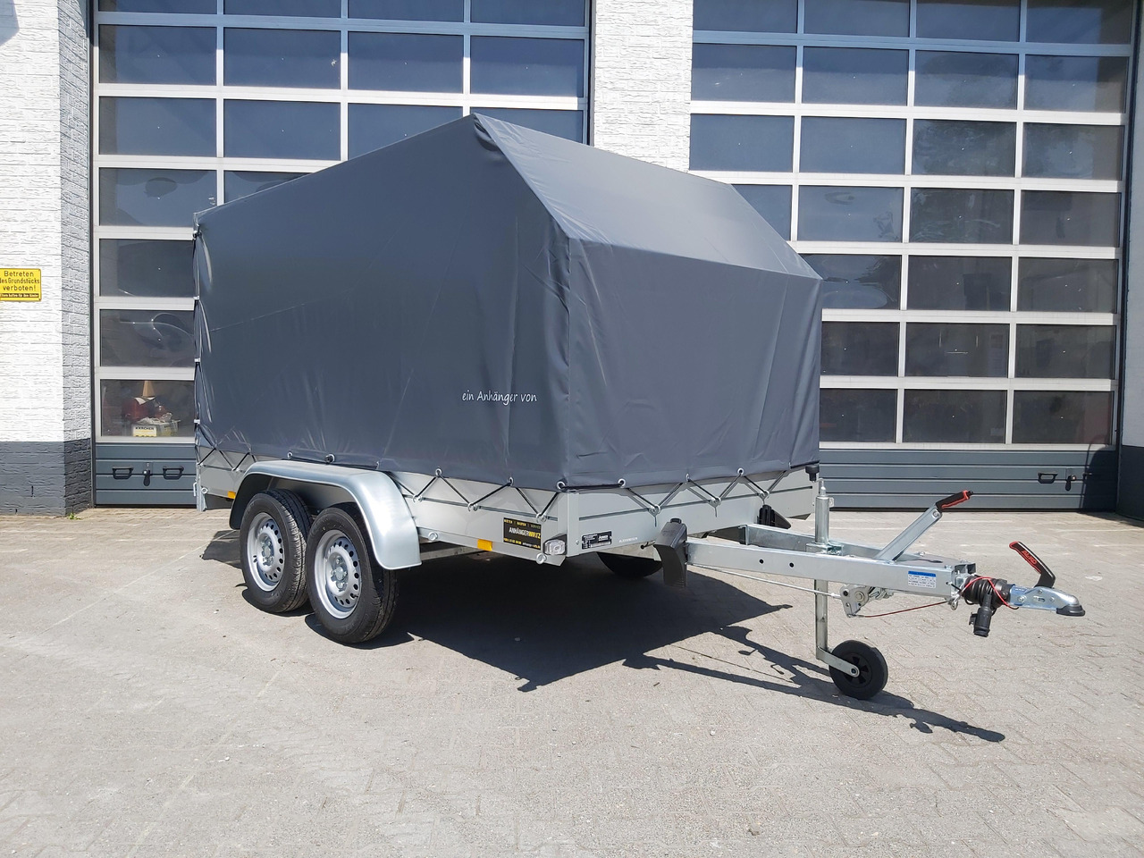 Aluliner Planen Anhänger GTT 2000 301x151x150cm Plane grau schräg (M) 2000kg Aktion - Remolque con toldo: foto 2 Aluliner Planen Anhänger GTT 2000 301x151x150cm Plane grau schräg (M) 2000kg Aktion - Remolque con toldo: foto 2