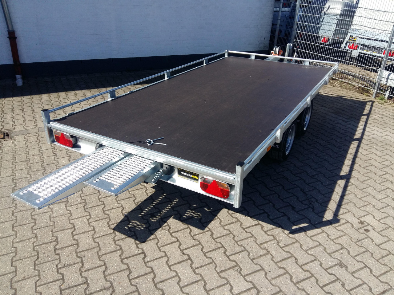 Auto Transporter Atlas 406x200cm Reling Winde Rampen 13" niedrig Fahrwerk (XL) 2700kg Modell 2024 - Remolque plataforma/ Caja abierta: foto 3 Auto Transporter Atlas 406x200cm Reling Winde Rampen 13" niedrig Fahrwerk (XL) 2700kg Modell 2024 - Remolque plataforma/ Caja abierta: foto 3