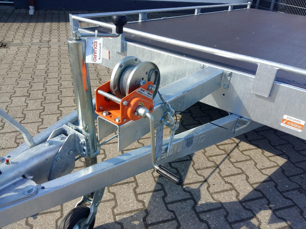 Auto Transporter Atlas 406x200cm Reling Winde Rampen 13" niedrig Fahrwerk (XL) 2700kg Modell 2024 - Remolque plataforma/ Caja abierta: foto 4 Auto Transporter Atlas 406x200cm Reling Winde Rampen 13" niedrig Fahrwerk (XL) 2700kg Modell 2024 - Remolque plataforma/ Caja abierta: foto 4
