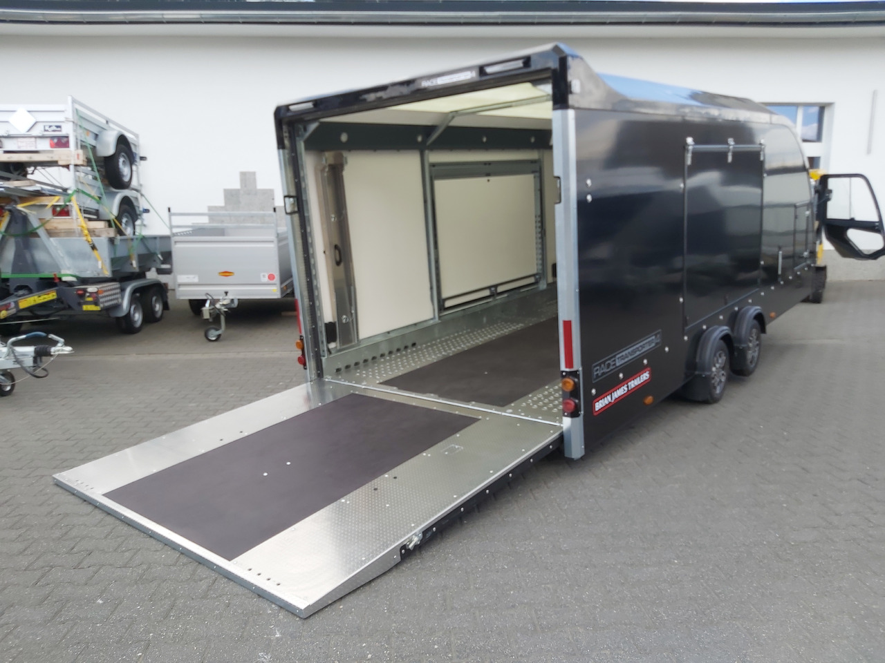 Remolque portavehículos BJT Race Transporter 4 550x212x188cm blackline Alufelgen dark Lichtpaket ASR Kamera Solarpad 3500kg: foto 6