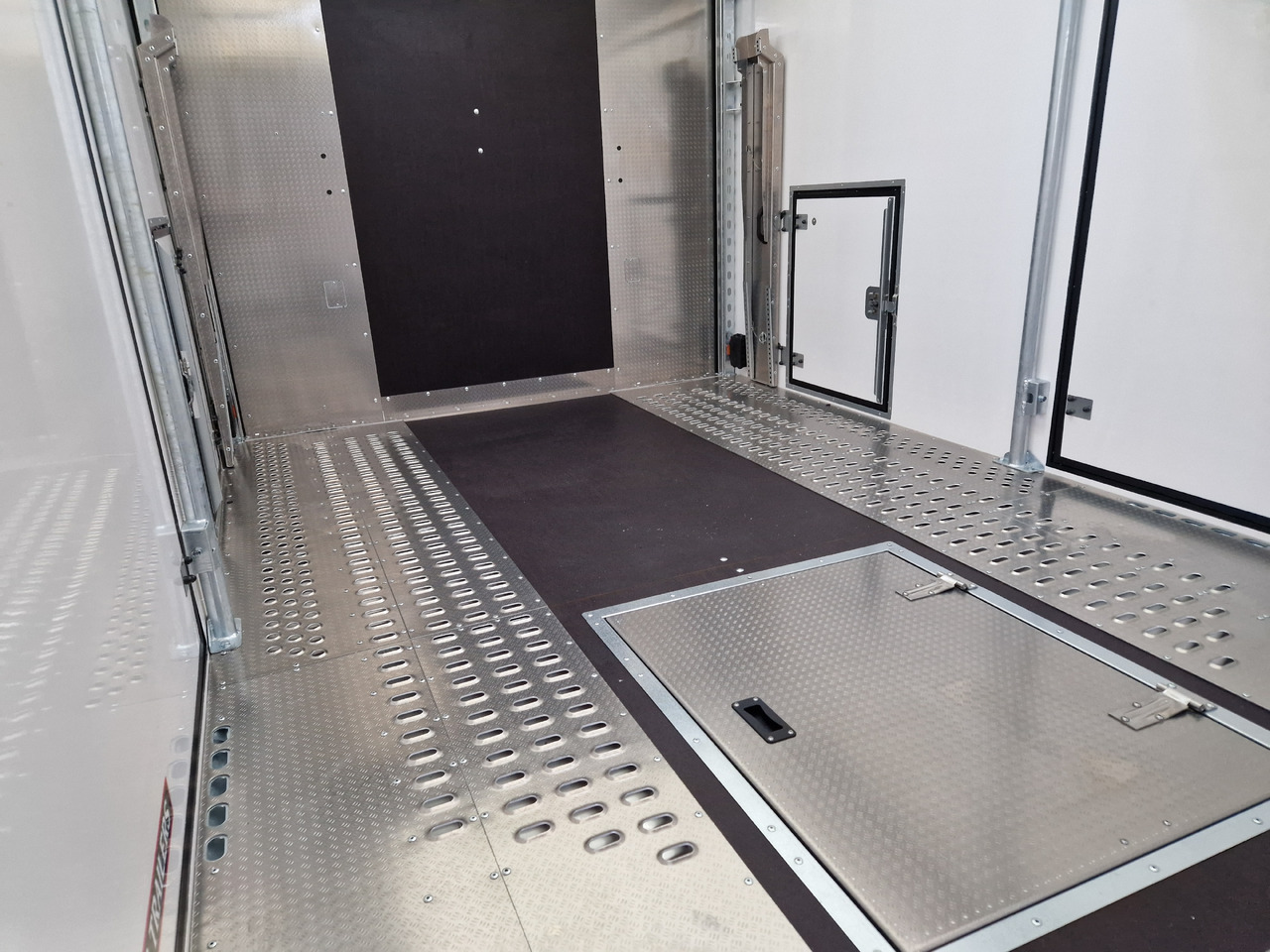 Remolque portavehículos BJT Race Transporter 6 396-3060 650x235x189cm black RFS ASR 13" 3500kg: foto 6