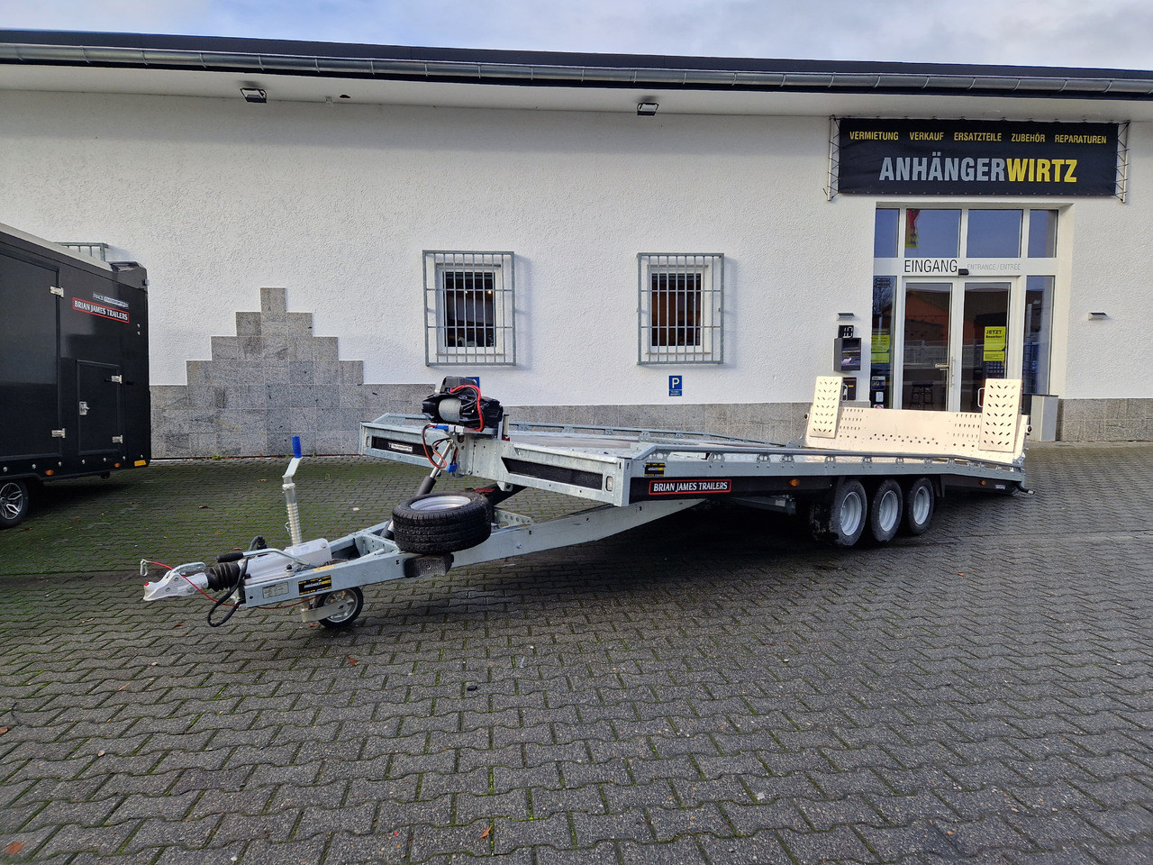 BJT T Transporter 231 550x224cm elektrisch ankippbar Komfort Paket Warn Winde LED 10" Tridem 3500kg - Remolque porta maquinaria: foto 1 BJT T Transporter 231 550x224cm elektrisch ankippbar Komfort Paket Warn Winde LED 10" Tridem 3500kg - Remolque porta maquinaria: foto 1