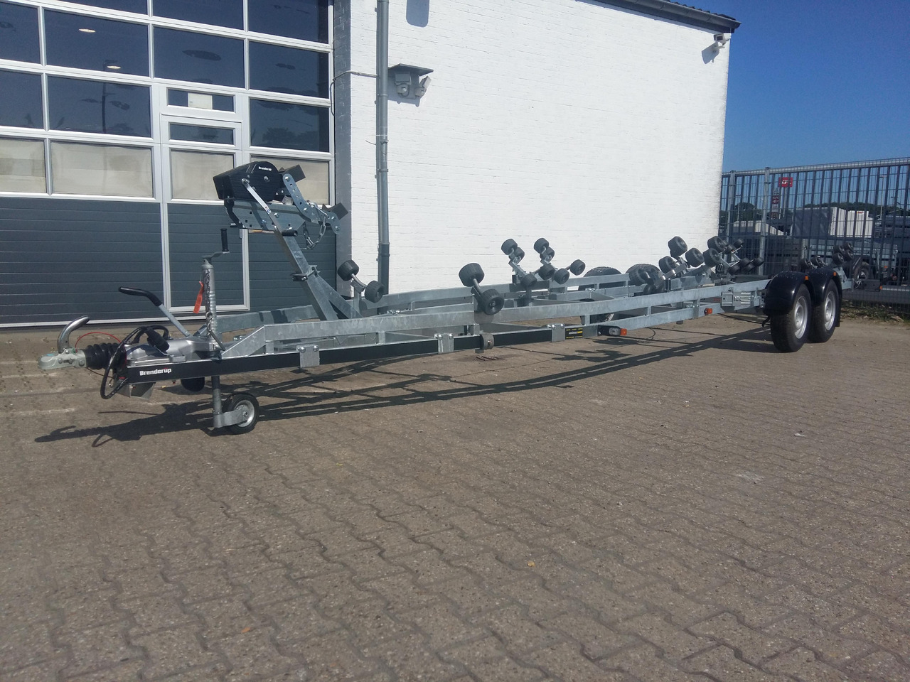 Brenderup Bootstrailer 303500 X TB SR X-Line Superrollen (XXL) 3500kg Online Winter Aktion - Remolque para barco: foto 3 Brenderup Bootstrailer 303500 X TB SR X-Line Superrollen (XXL) 3500kg Online Winter Aktion - Remolque para barco: foto 3