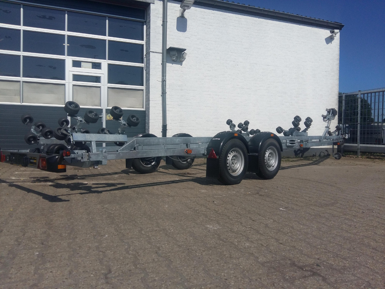 Brenderup Bootstrailer 303500 X TB SR X-Line Superrollen (XXL) 3500kg Online Winter Aktion - Remolque para barco: foto 2 Brenderup Bootstrailer 303500 X TB SR X-Line Superrollen (XXL) 3500kg Online Winter Aktion - Remolque para barco: foto 2