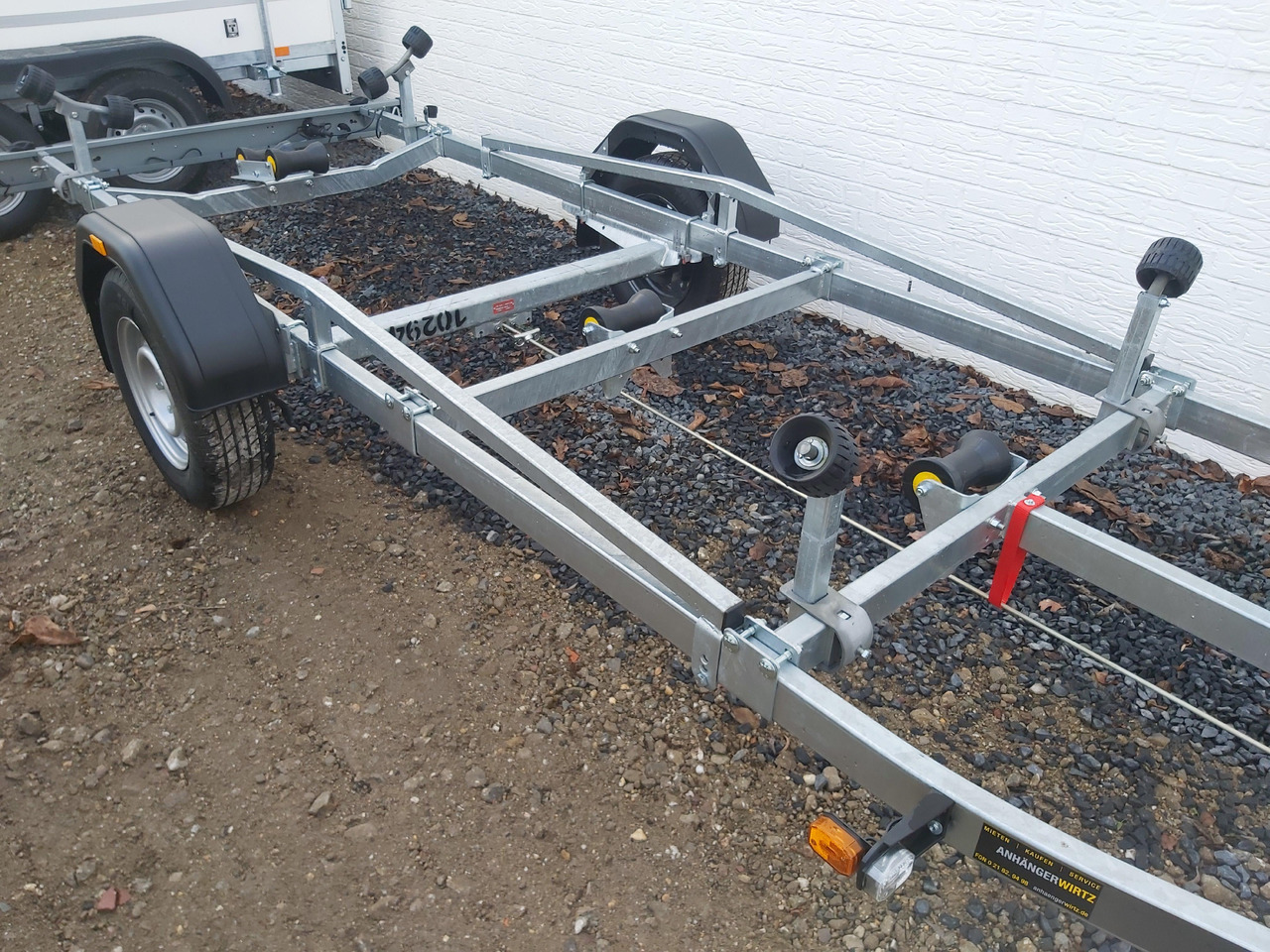 Brenderup Bootstrailer Premium 201300B SR mit Rollen Boote bis 600cm 1300kg Modell 2024 311967 - Remolque para barco: foto 3 Brenderup Bootstrailer Premium 201300B SR mit Rollen Boote bis 600cm 1300kg Modell 2024 311967 - Remolque para barco: foto 3