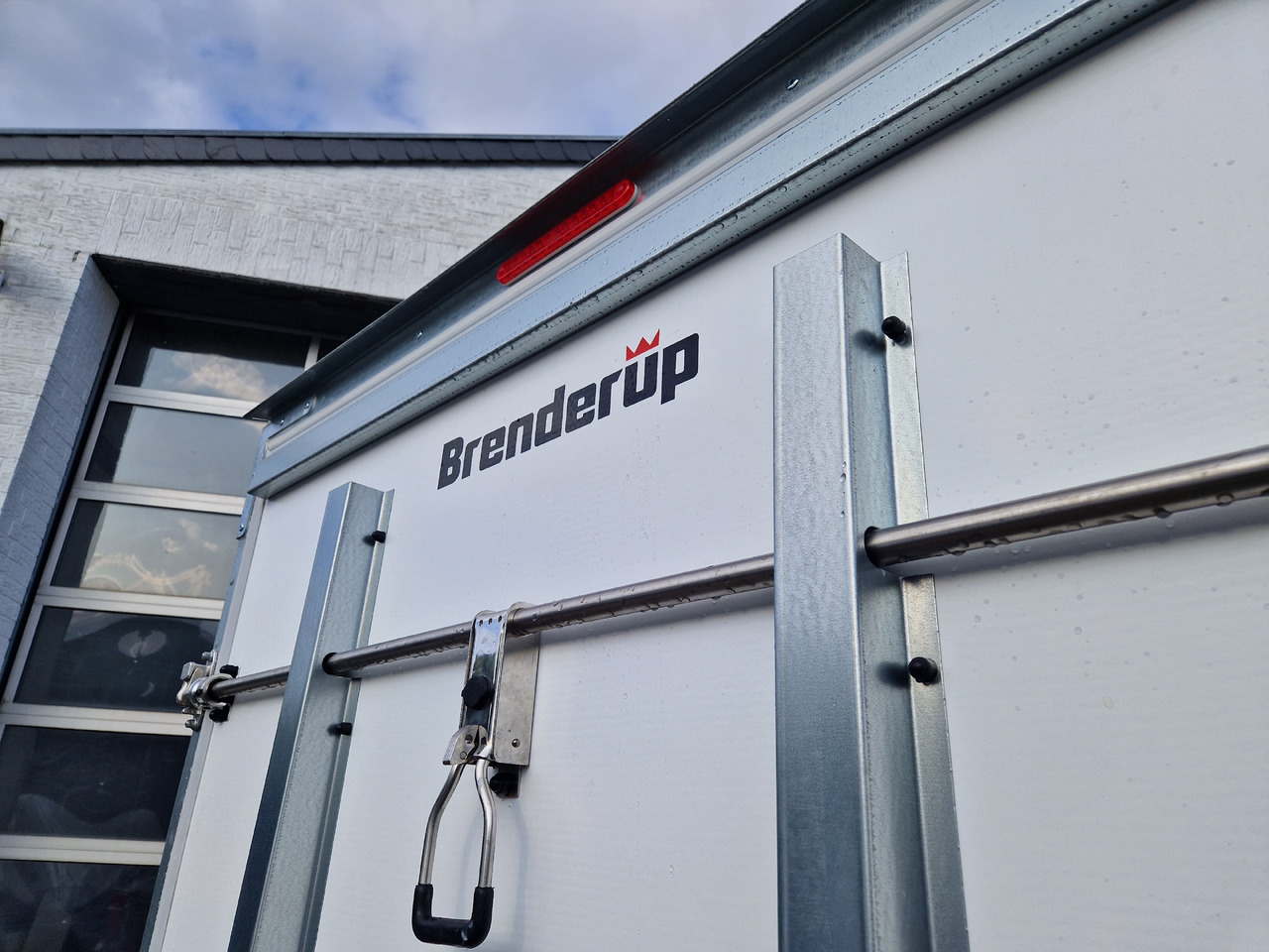 Brenderup Cargo Dynamic CD350 TB R 350x155x185cm Heckrampe Wabenwände (L) 2500kg - Remolque caja cerrada: foto 3 Brenderup Cargo Dynamic CD350 TB R 350x155x185cm Heckrampe Wabenwände (L) 2500kg - Remolque caja cerrada: foto 3