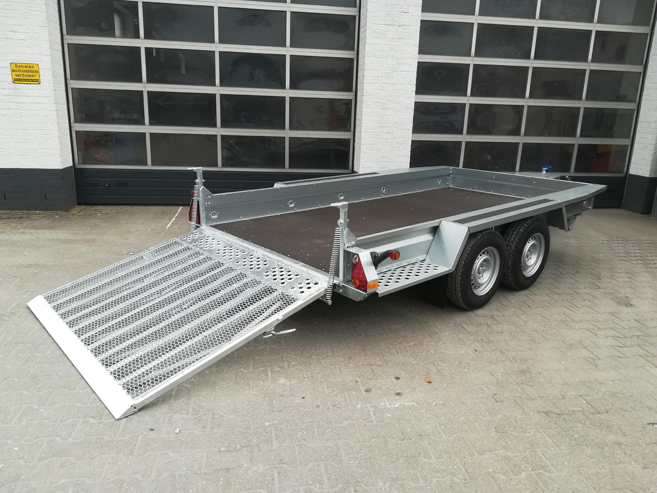 Brenderup MT 3651 MT3600 STB 3500 365x180x27cm Auffahrklappe Löffelablage (L) 3500kg Modell 2025 - Remolque porta maquinaria: foto 2 Brenderup MT 3651 MT3600 STB 3500 365x180x27cm Auffahrklappe Löffelablage (L) 3500kg Modell 2025 - Remolque porta maquinaria: foto 2