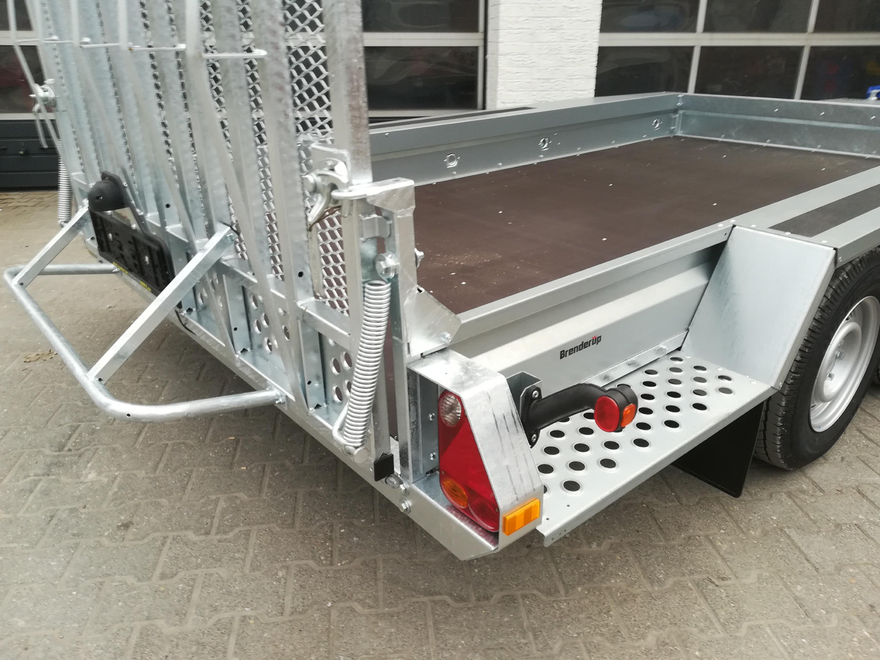 Brenderup MT 3651 MT3600 STB 3500 365x180x27cm Auffahrklappe Löffelablage (L) 3500kg Modell 2025 - Remolque porta maquinaria: foto 3 Brenderup MT 3651 MT3600 STB 3500 365x180x27cm Auffahrklappe Löffelablage (L) 3500kg Modell 2025 - Remolque porta maquinaria: foto 3