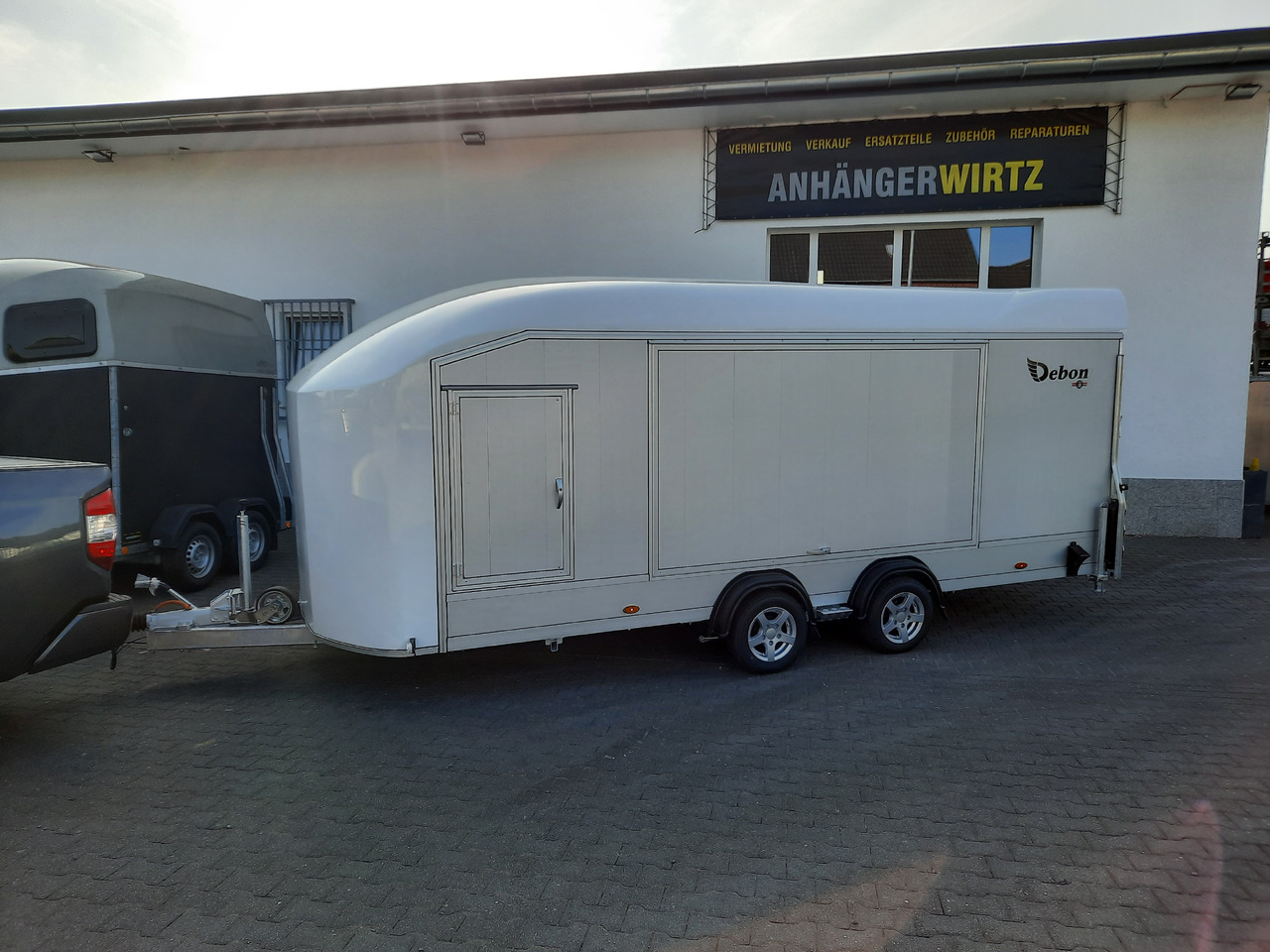 Cargo Roadster 2000 550x220x204cm Poly white Car Edition 3500kg Pullman Vollausstattung - Remolque para moto: foto 2 Cargo Roadster 2000 550x220x204cm Poly white Car Edition 3500kg Pullman Vollausstattung - Remolque para moto: foto 2
