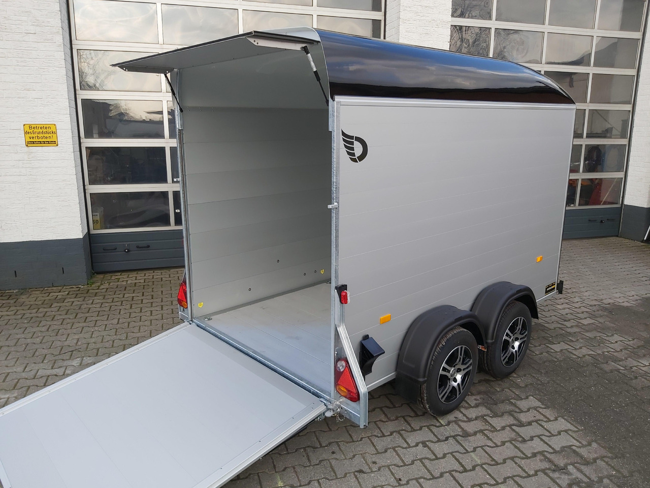 Cargo Roadster 500 312x167x199cm Alu Poly blackline Leichmetallräder Pullman 100km/H 2000kg - Remolque caja cerrada: foto 4 Cargo Roadster 500 312x167x199cm Alu Poly blackline Leichmetallräder Pullman 100km/H 2000kg - Remolque caja cerrada: foto 4