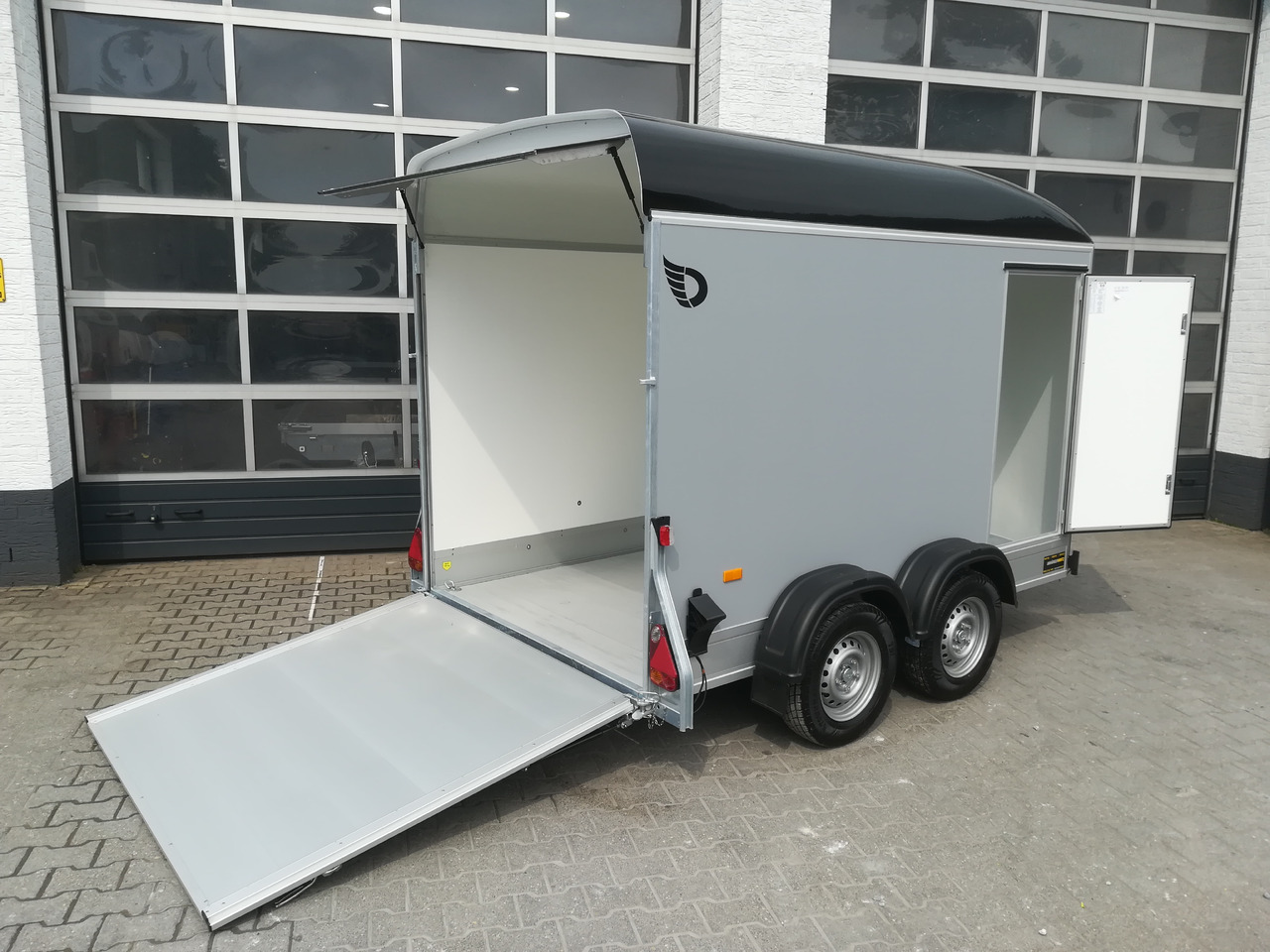 Remolque caja cerrada Cargo Roadster 500 312x167x199cm Plywood silvergrey Poly blck Seitentür 100km/H Pullman 2000kg 2025: foto 1