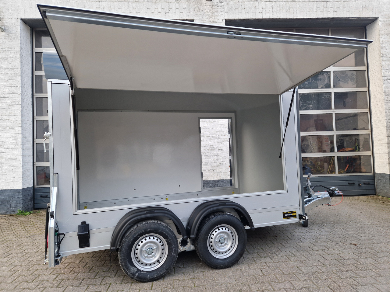 Cargo Roadster 500 312x167x199cm Sandwich Poly irongrey Seitenklappe Seitentür 2000kg Pullman 100km - Remolque caja cerrada: foto 5 Cargo Roadster 500 312x167x199cm Sandwich Poly irongrey Seitenklappe Seitentür 2000kg Pullman 100km - Remolque caja cerrada: foto 5