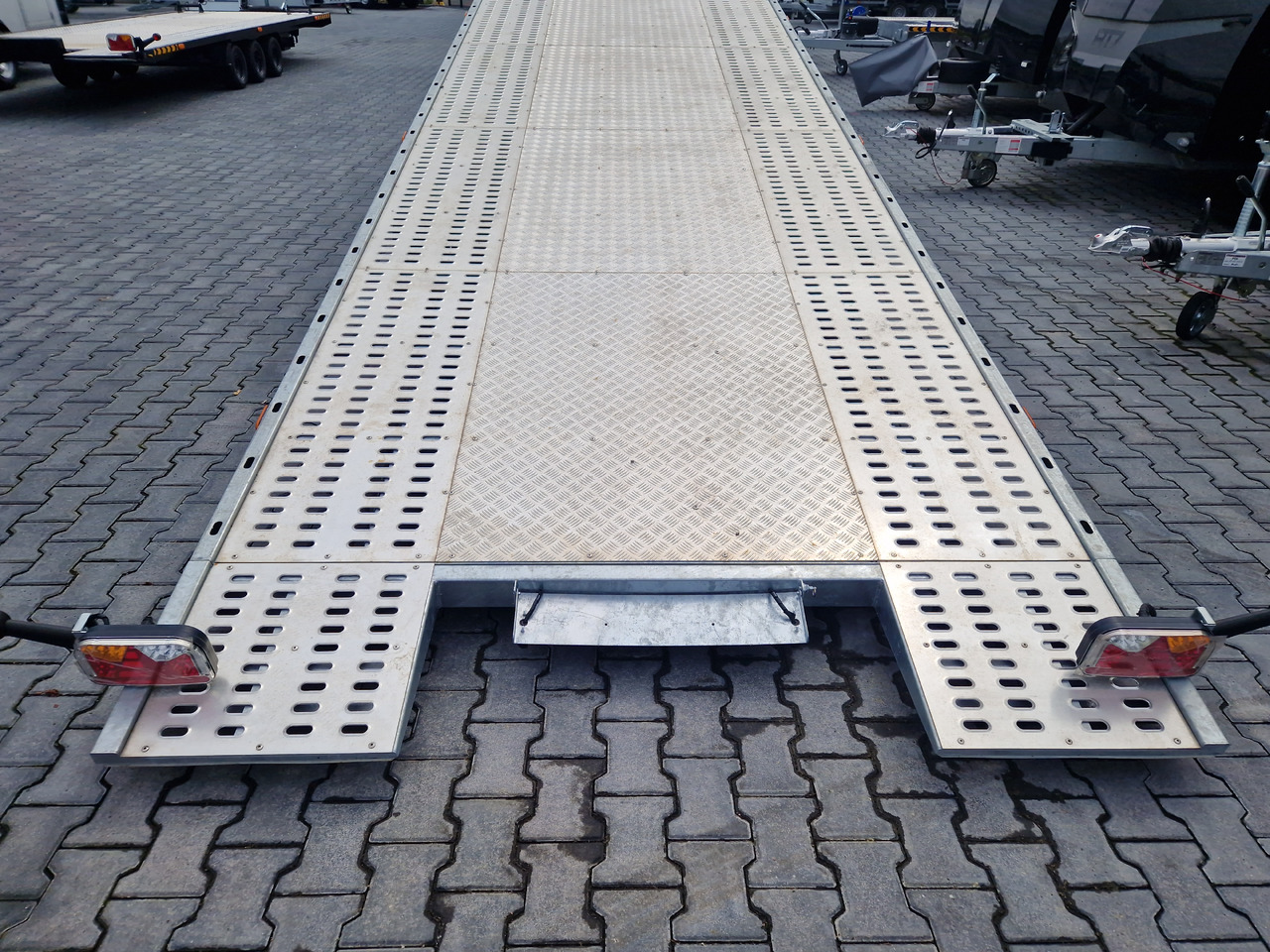 Cartrailer Expert 3560 easyload 600x216cm hydr. kippbar Winde Resrad Premium Tridem 100km/H 3500kg - Remolque portavehículos: foto 3 Cartrailer Expert 3560 easyload 600x216cm hydr. kippbar Winde Resrad Premium Tridem 100km/H 3500kg - Remolque portavehículos: foto 3