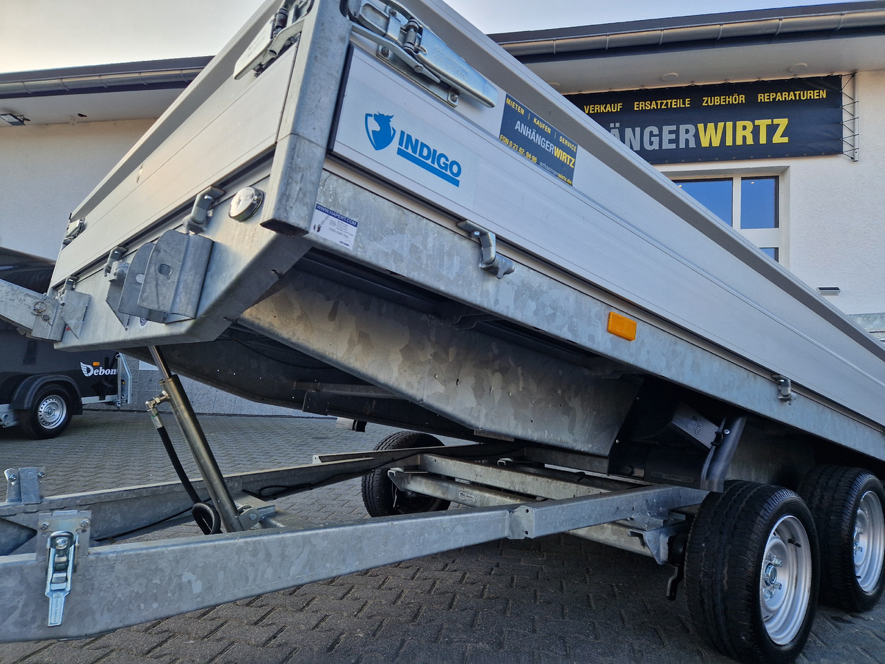 Hapert Indigo HT-2 405x201x30cm ankippbar Heckklappe Seilwinde 3500kg - Remolque porta maquinaria: foto 2 Hapert Indigo HT-2 405x201x30cm ankippbar Heckklappe Seilwinde 3500kg - Remolque porta maquinaria: foto 2