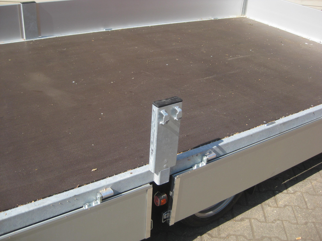 Remolque plataforma/ Caja abierta Hochlader 506x200x30cm Lfh: 63cm 13" niedrig Fahrwerk (XXL) 2700kg: foto 6