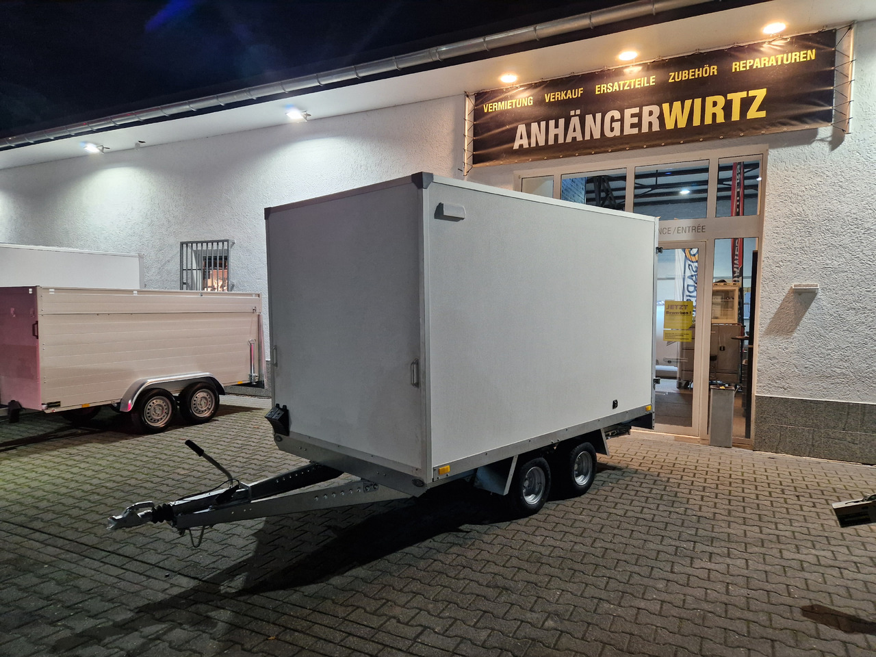 Kargo Koffer Hochlader FC2730HTD 305x180x180cm Stützen 10" (M) 2700kg 100km/H - Remolque caja cerrada: foto 1 Kargo Koffer Hochlader FC2730HTD 305x180x180cm Stützen 10" (M) 2700kg 100km/H - Remolque caja cerrada: foto 1