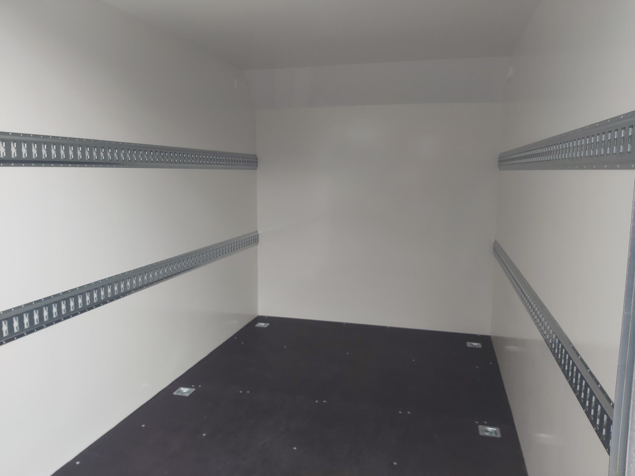 Remolque caja cerrada Koffer TFS 300T.01 2700 300x200x210cm aero Heckrampe Zurrsystem 100km/H 2700kg: foto 6