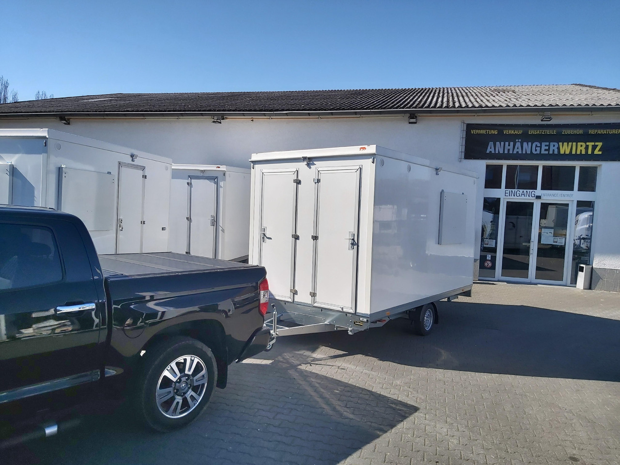 Mobiles Büro 410x220x220cm Tür + 3 Fenster + WC Raum + Stauraum (XL) 1200kg - Remolque caja cerrada: foto 2 Mobiles Büro 410x220x220cm Tür + 3 Fenster + WC Raum + Stauraum (XL) 1200kg - Remolque caja cerrada: foto 2