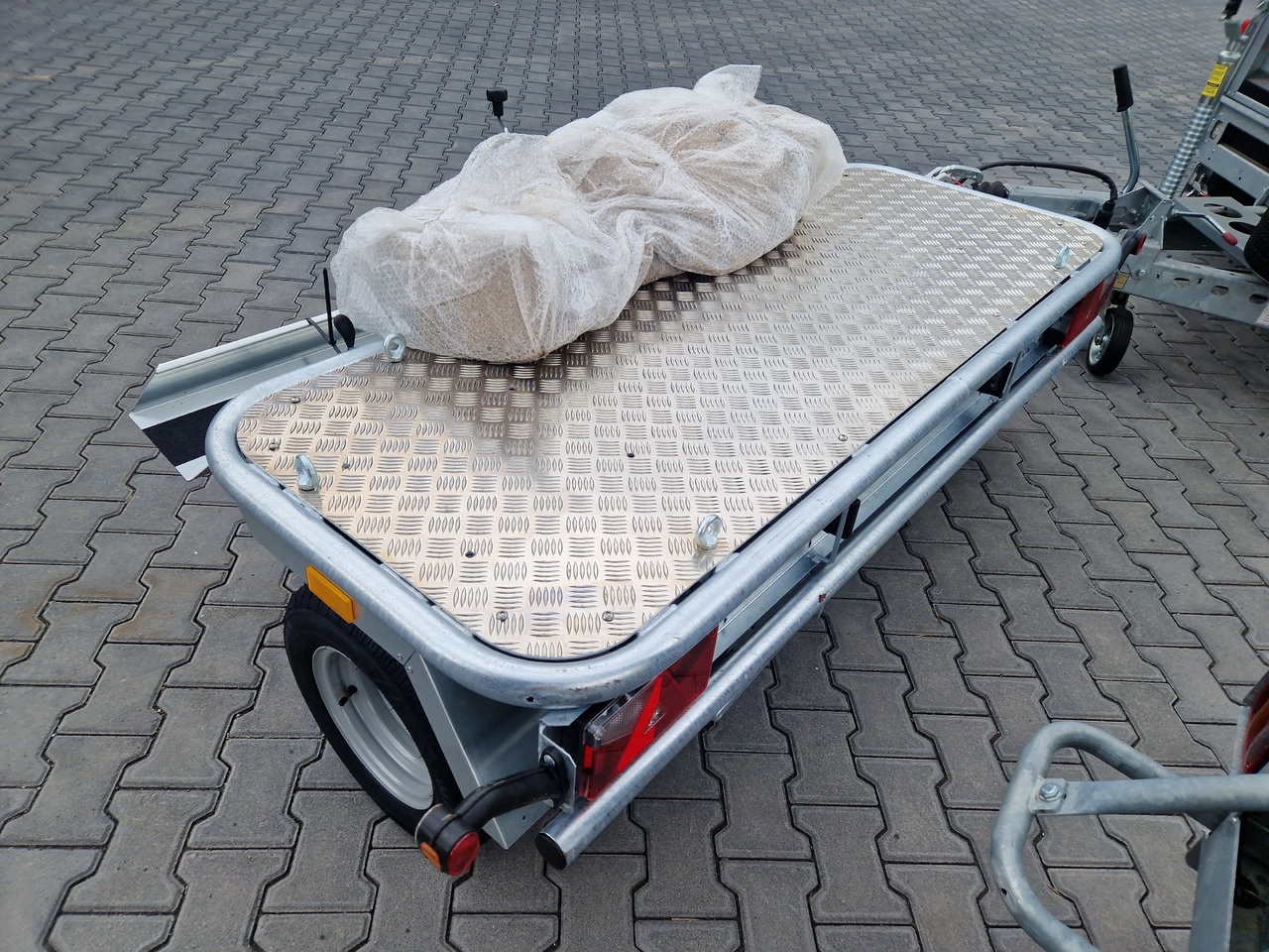 Motorradanhänger Roadster Motocamp 1 quer 200x80cm 750kg 100km/H - Remolque para moto: foto 3 Motorradanhänger Roadster Motocamp 1 quer 200x80cm 750kg 100km/H - Remolque para moto: foto 3