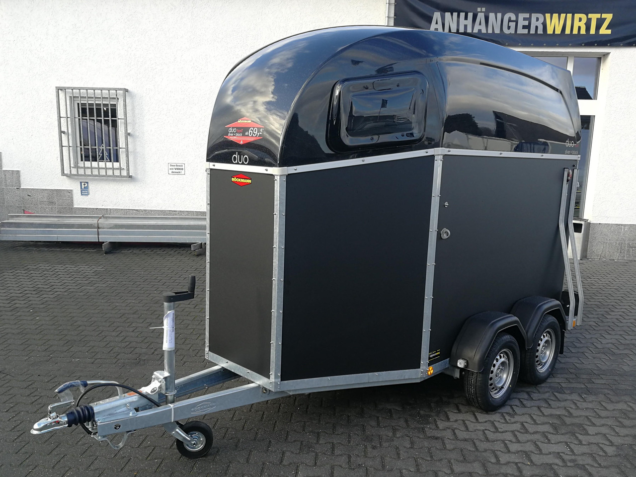 Pferdeanhänger Böckmann DUO Esprit silver black Haube schwarz 2400kg Modell 2024 - Remolque para caballos: foto 2 Pferdeanhänger Böckmann DUO Esprit silver black Haube schwarz 2400kg Modell 2024 - Remolque para caballos: foto 2