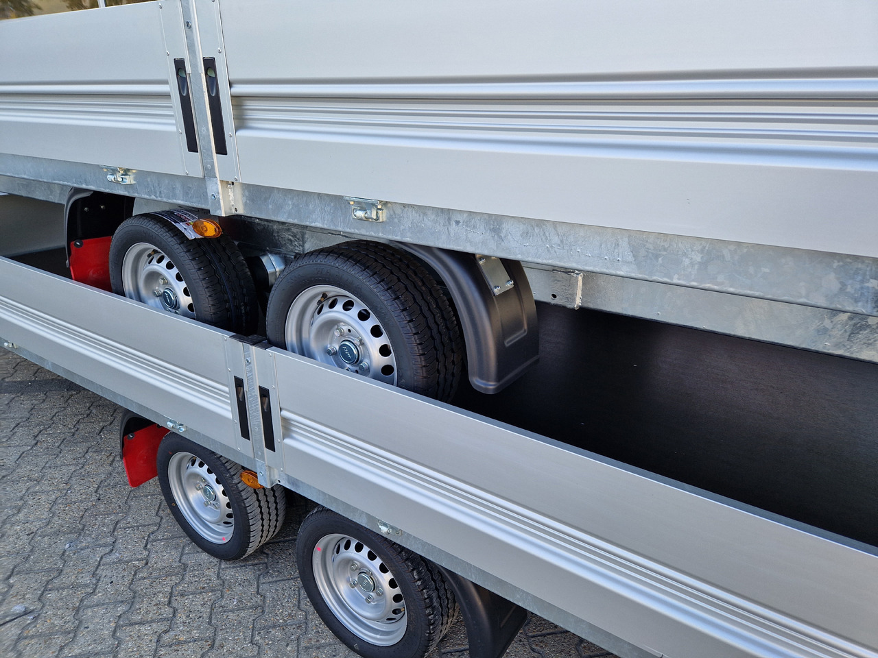 Pongratz Pritschenhochlader PHL 6030/24 T-AL-S 603x246x36cm Tandem 13" 3500kg Winter Aktion - Remolque plataforma/ Caja abierta: foto 5 Pongratz Pritschenhochlader PHL 6030/24 T-AL-S 603x246x36cm Tandem 13" 3500kg Winter Aktion - Remolque plataforma/ Caja abierta: foto 5