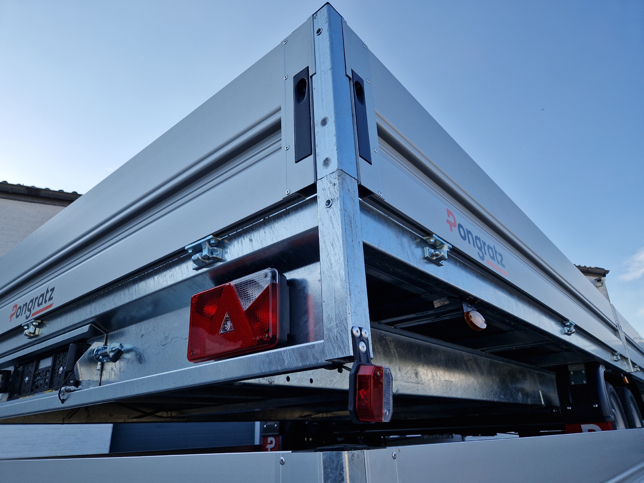 Pongratz Pritschenhochlader PHL 6030/24 T-AL-S 603x246x36cm Tandem 13" 3500kg Winter Aktion - Remolque plataforma/ Caja abierta: foto 4 Pongratz Pritschenhochlader PHL 6030/24 T-AL-S 603x246x36cm Tandem 13" 3500kg Winter Aktion - Remolque plataforma/ Caja abierta: foto 4