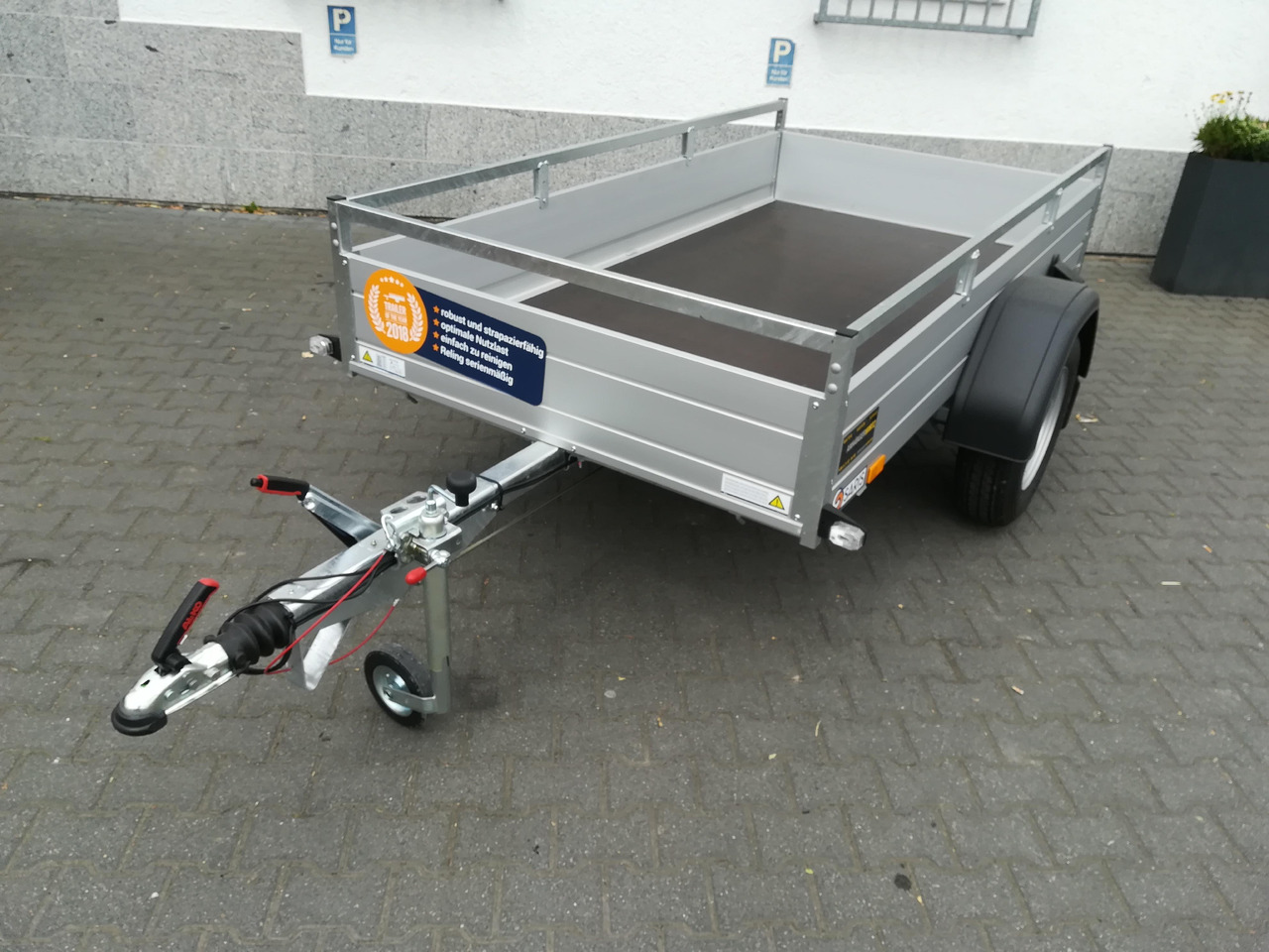 Saris Anhänger DV135 McAlu Pro MP 255x133x43cm (S) 1350kg Online Aktion Modell 2024 - Remolque de coche: foto 3 Saris Anhänger DV135 McAlu Pro MP 255x133x43cm (S) 1350kg Online Aktion Modell 2024 - Remolque de coche: foto 3