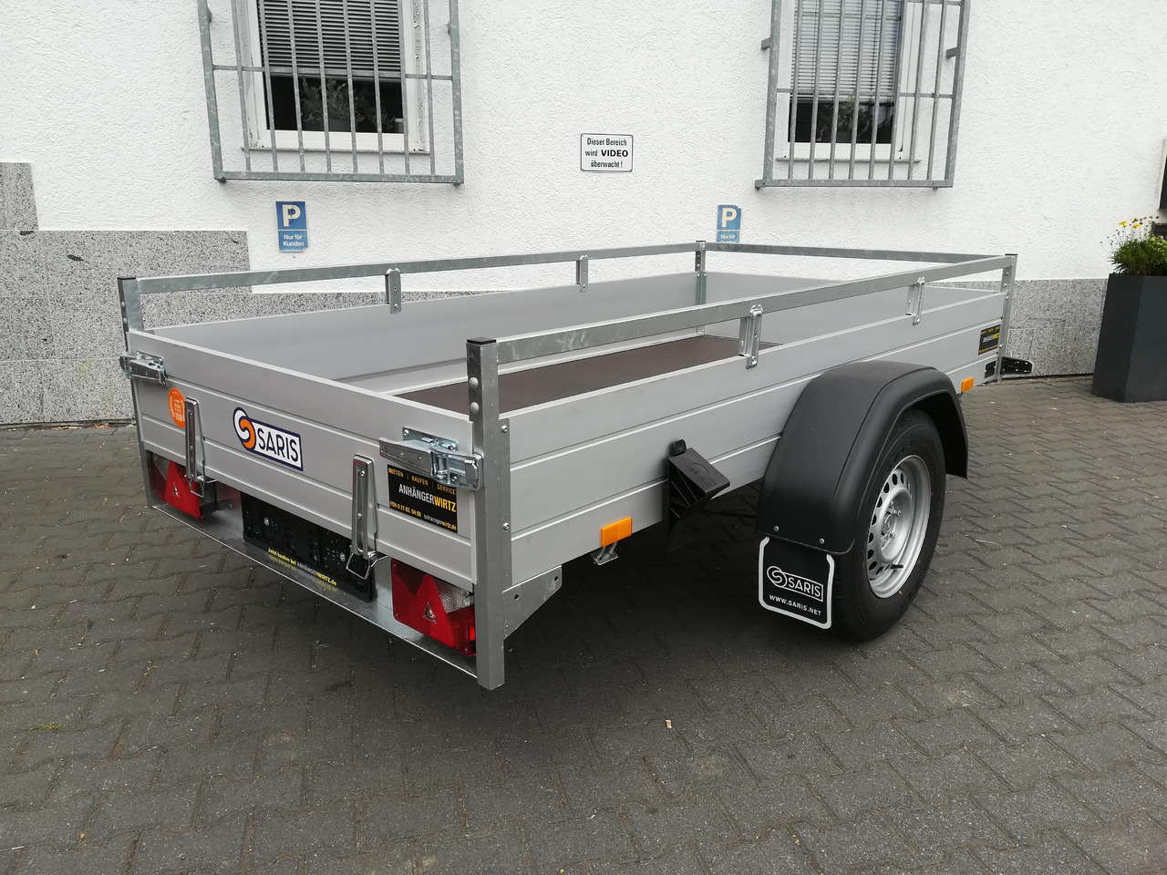 Remolque de coche Saris Anhänger DV135 McAlu Pro MP 255x133x43cm (S) 1350kg Online Aktion Modell 2024: foto 7 Remolque de coche Saris Anhänger DV135 McAlu Pro MP 255x133x43cm (S) 1350kg Online Aktion Modell 2024: foto 7