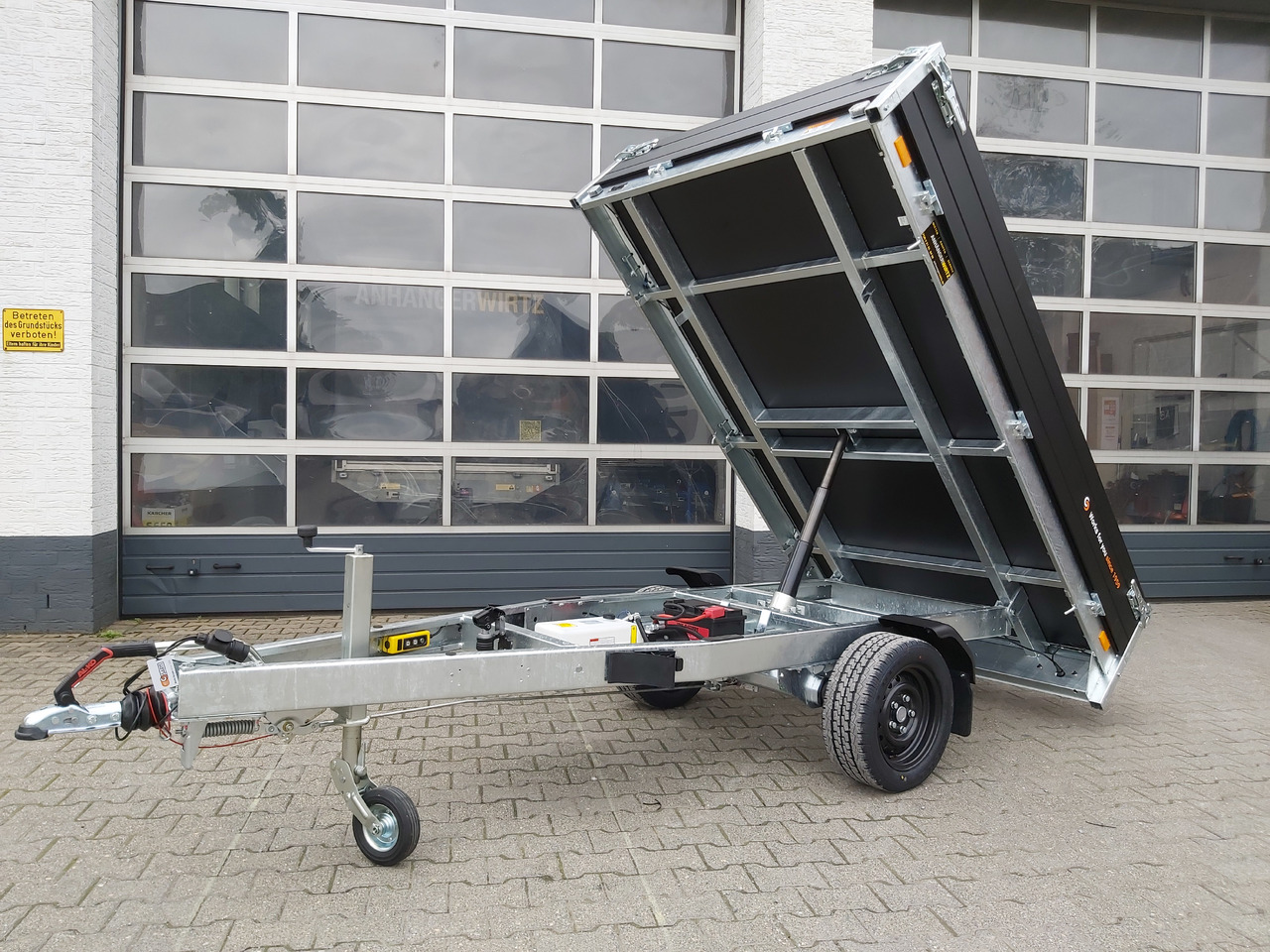 Saris Kipper K1 256 150 1500 1 256x150x30cm black Elektro 13" (S) 1500kg - Remolque volquete: foto 1 Saris Kipper K1 256 150 1500 1 256x150x30cm black Elektro 13" (S) 1500kg - Remolque volquete: foto 1