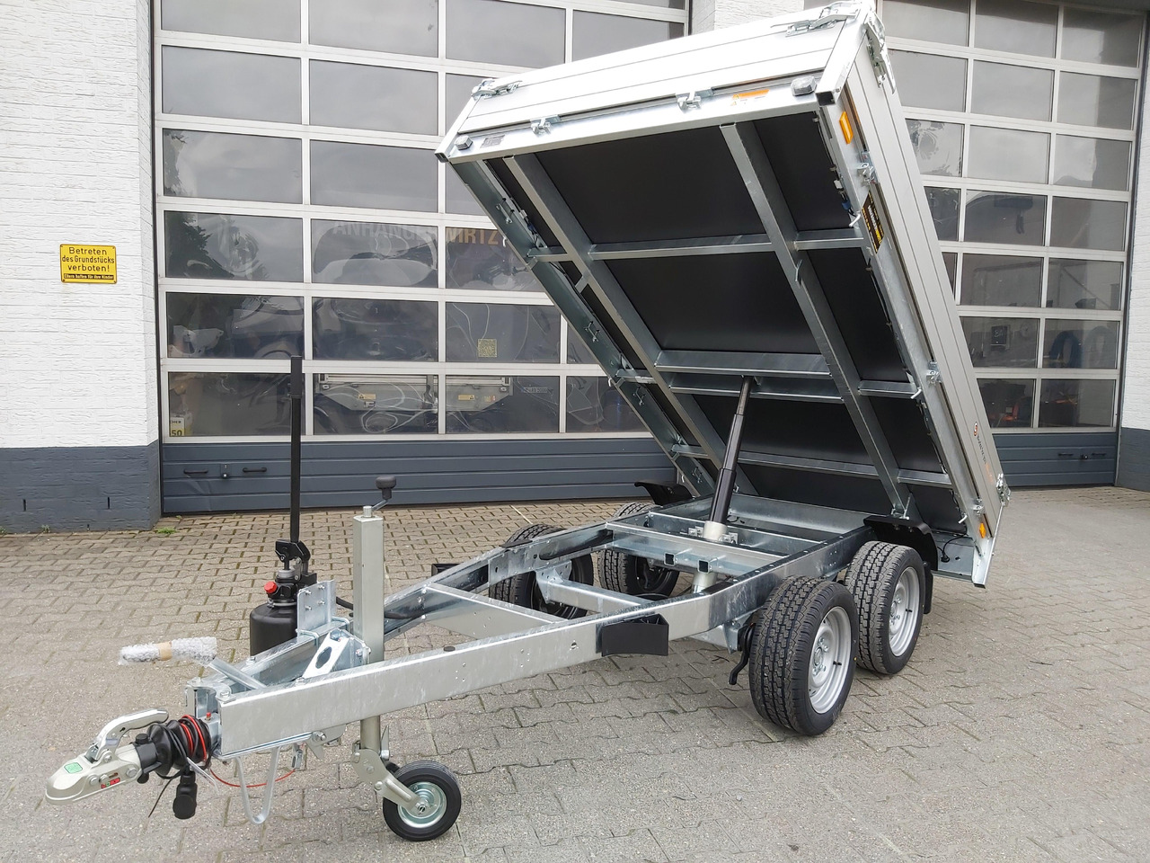 Saris Kipper K1 276 150 2000 2 276x150x30cm silver Handpumpe 13" (S) 2000kg - Remolque volquete: foto 3 Saris Kipper K1 276 150 2000 2 276x150x30cm silver Handpumpe 13" (S) 2000kg - Remolque volquete: foto 3