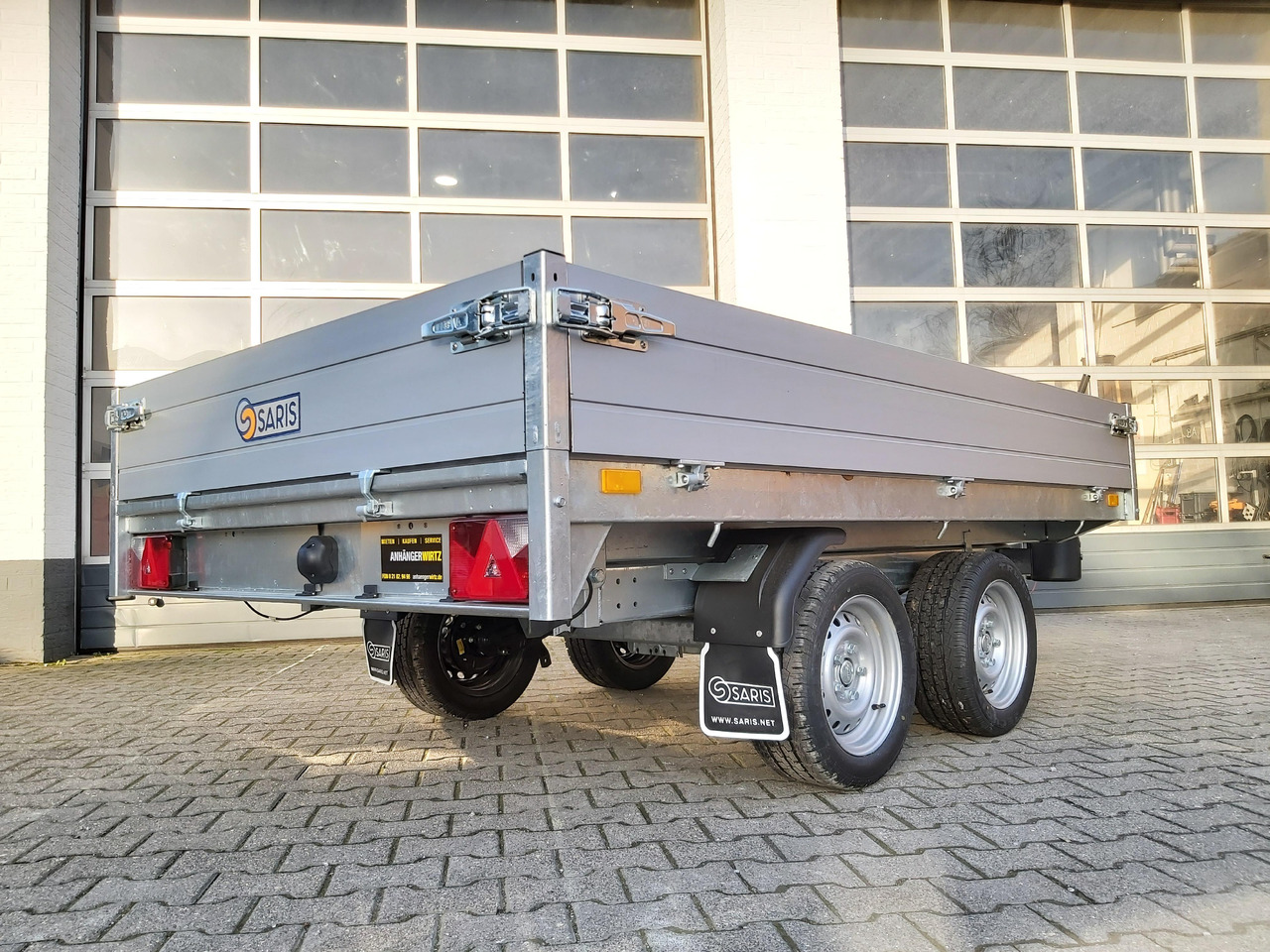 Saris Kipper K1 276 170 2000 2 276x170x30cm Alu Auffahrrampen Heckstützen Handpumpe 13" 2000kg - Remolque volquete: foto 4 Saris Kipper K1 276 170 2000 2 276x170x30cm Alu Auffahrrampen Heckstützen Handpumpe 13" 2000kg - Remolque volquete: foto 4