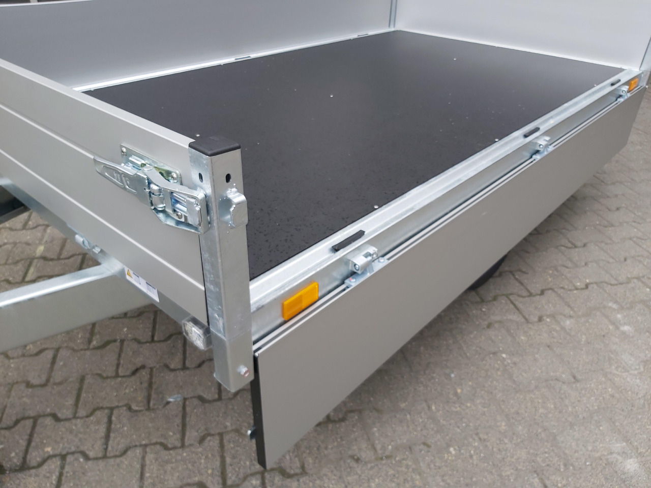 Saris PL 256 150 1500 1 256x150x30cm 13" 1500kg Modell 2024 - Remolque de coche: foto 4 Saris PL 256 150 1500 1 256x150x30cm 13" 1500kg Modell 2024 - Remolque de coche: foto 4