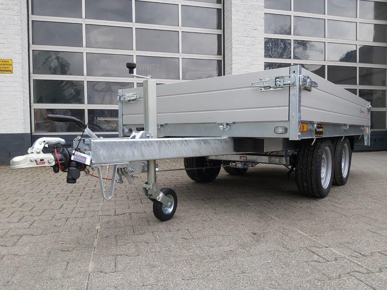 Saris PL 276 150 2000 2 276x150x30cm 13" (S) 2000kg Online Aktion - Remolque plataforma/ Caja abierta: foto 3 Saris PL 276 150 2000 2 276x150x30cm 13" (S) 2000kg Online Aktion - Remolque plataforma/ Caja abierta: foto 3