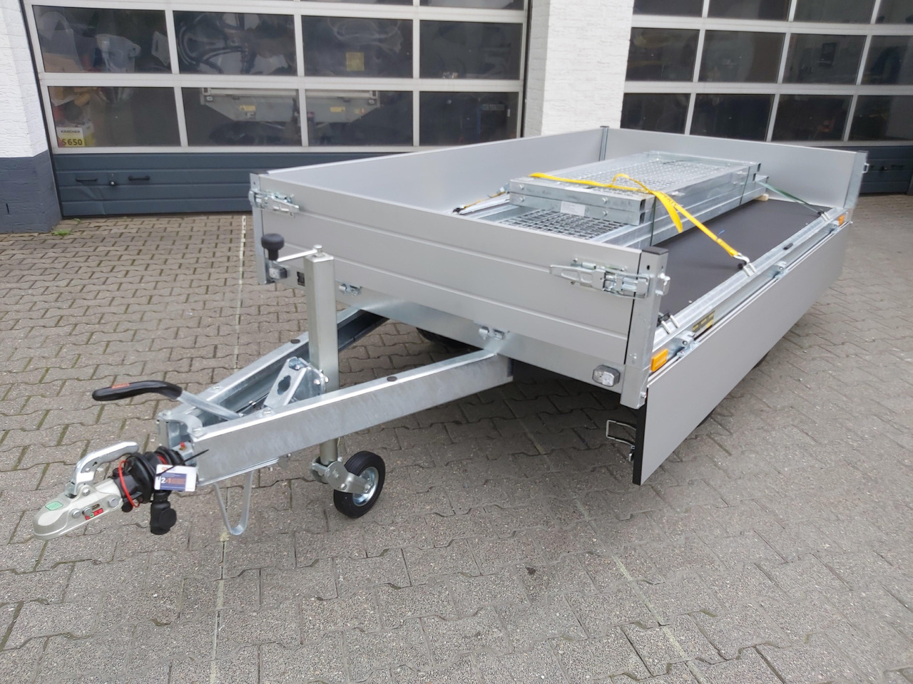 Saris PL 276 150 2000 2 276x150x30cm 13" (S) 2000kg Online Aktion - Remolque plataforma/ Caja abierta: foto 4 Saris PL 276 150 2000 2 276x150x30cm 13" (S) 2000kg Online Aktion - Remolque plataforma/ Caja abierta: foto 4