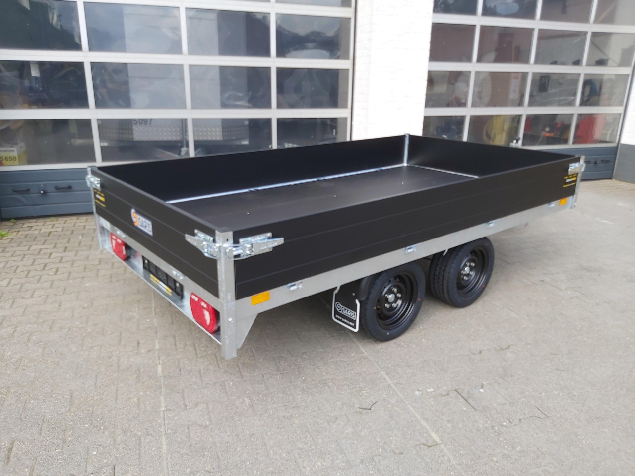 Saris PL306 170 2700 2 306x170x30cm black Edition 13" (M) 2700kg - Remolque plataforma/ Caja abierta: foto 5 Saris PL306 170 2700 2 306x170x30cm black Edition 13" (M) 2700kg - Remolque plataforma/ Caja abierta: foto 5