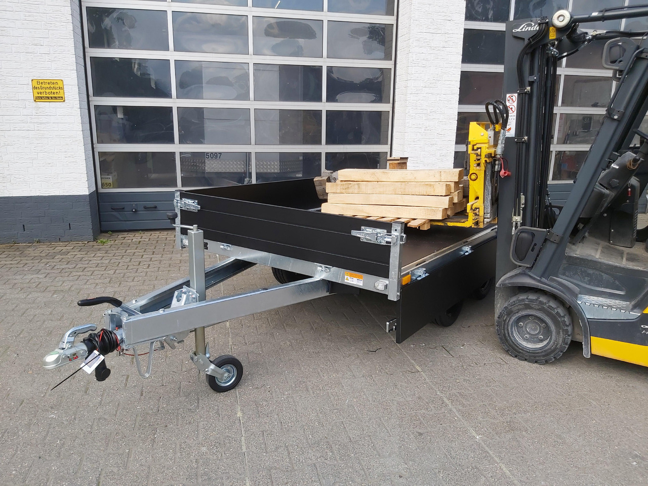 Saris PL306 170 2700 2 306x170x30cm black Edition 13" (M) 2700kg - Remolque plataforma/ Caja abierta: foto 1 Saris PL306 170 2700 2 306x170x30cm black Edition 13" (M) 2700kg - Remolque plataforma/ Caja abierta: foto 1
