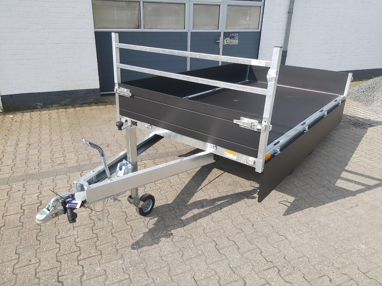 Saris PL306 170 2700 2 306x170x30cm black Edition LED Beleuchtung H Gestell 13" (M) 2700kg - Remolque plataforma/ Caja abierta: foto 3 Saris PL306 170 2700 2 306x170x30cm black Edition LED Beleuchtung H Gestell 13" (M) 2700kg - Remolque plataforma/ Caja abierta: foto 3