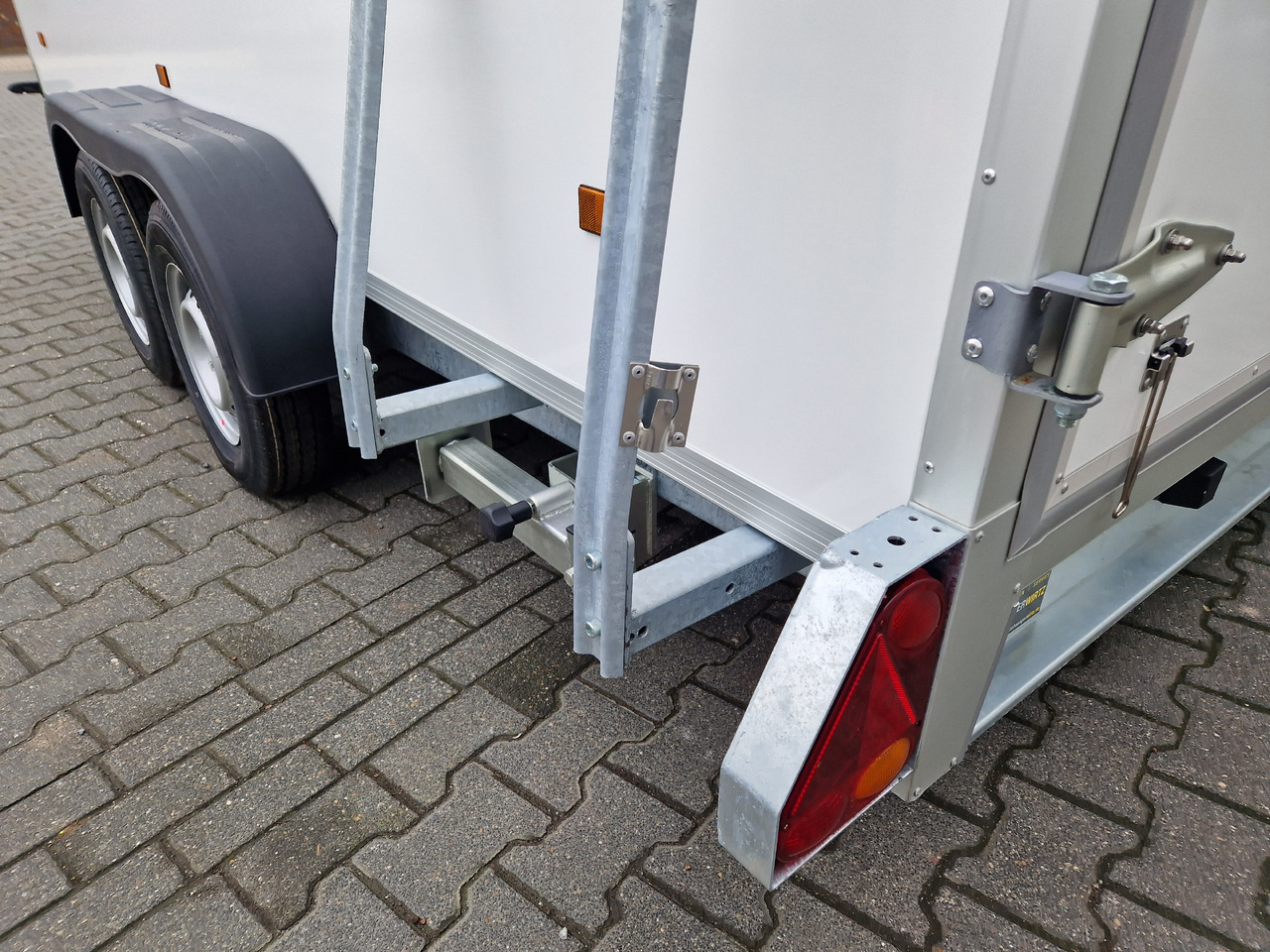 Tiefkühlanhänger 2719 F4 408x175x190cm GOVI Arktik 2000P Aluboden 2700kg - Remolque frigorífico: foto 5 Tiefkühlanhänger 2719 F4 408x175x190cm GOVI Arktik 2000P Aluboden 2700kg - Remolque frigorífico: foto 5