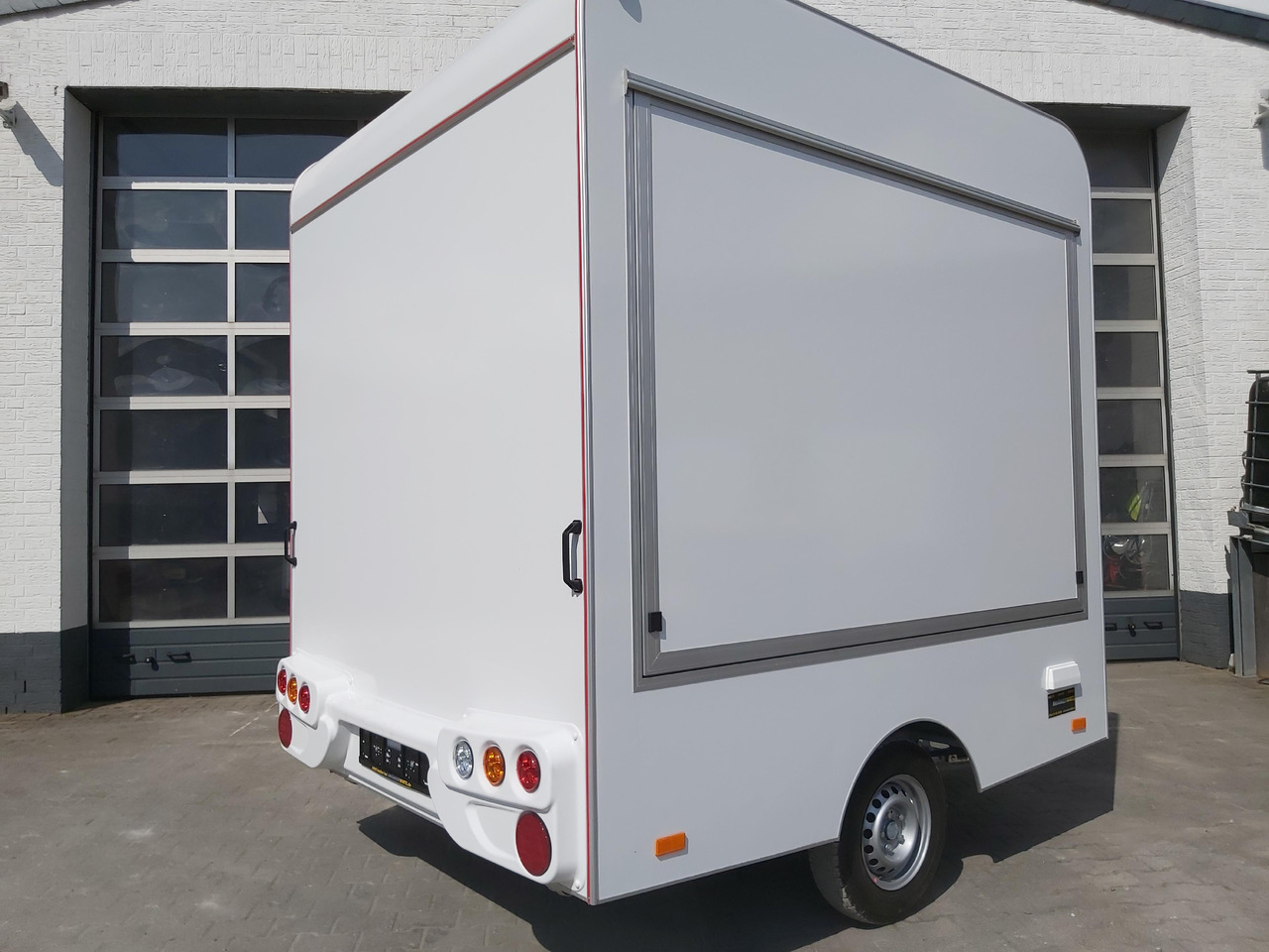 Remolque venta ambulante Verkaufsanhänger VK 250 200 aero retro 250cm 1 Verkaufsklappe 230 Volt Licht (S) 1300kg Abverkauf: foto 6 Remolque venta ambulante Verkaufsanhänger VK 250 200 aero retro 250cm 1 Verkaufsklappe 230 Volt Licht (S) 1300kg Abverkauf: foto 6