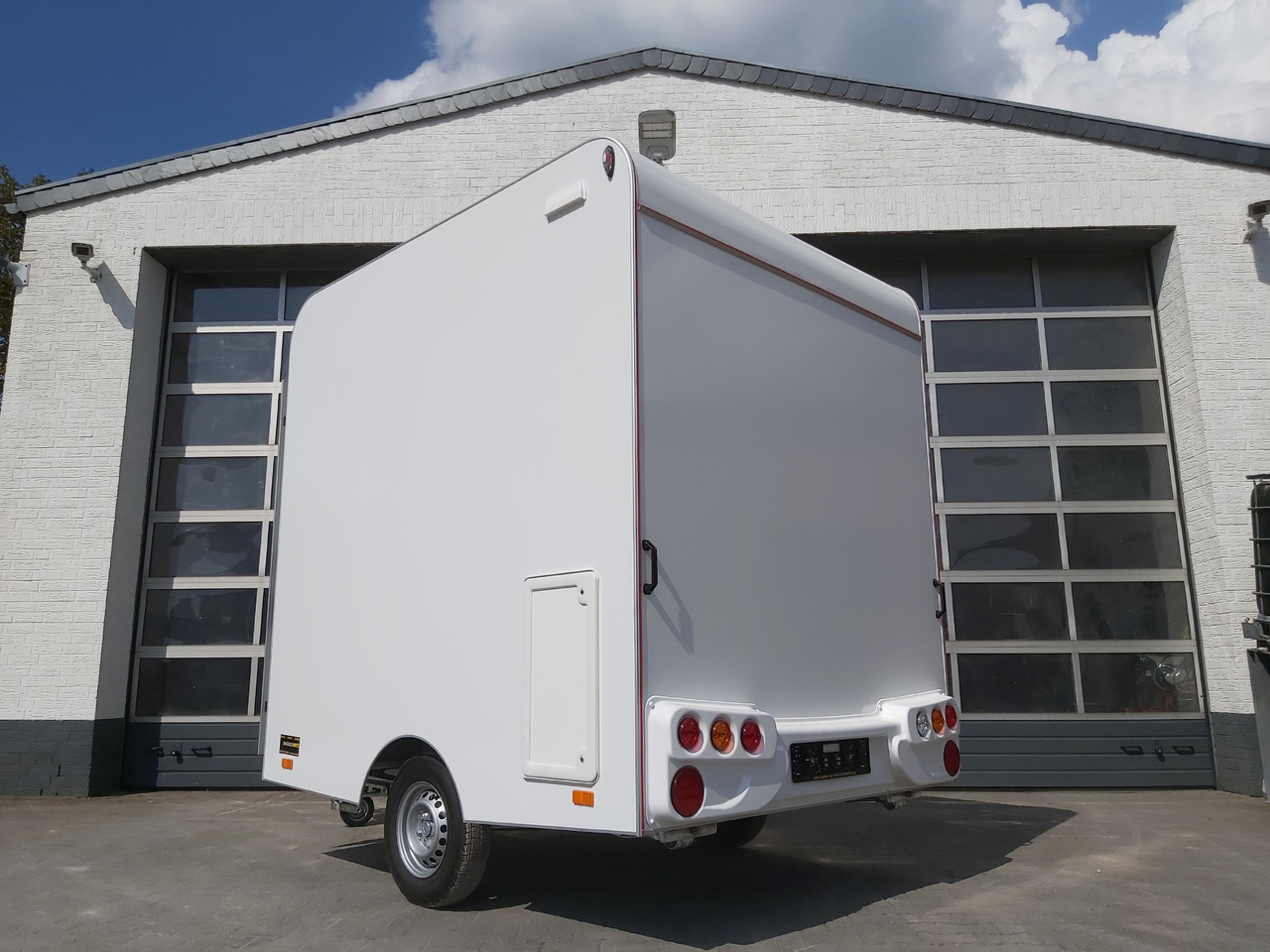 Remolque venta ambulante Verkaufsanhänger VK 250 200 aero retro 250cm 1 Verkaufsklappe 230 Volt Licht (S) 1300kg Abverkauf: foto 7 Remolque venta ambulante Verkaufsanhänger VK 250 200 aero retro 250cm 1 Verkaufsklappe 230 Volt Licht (S) 1300kg Abverkauf: foto 7