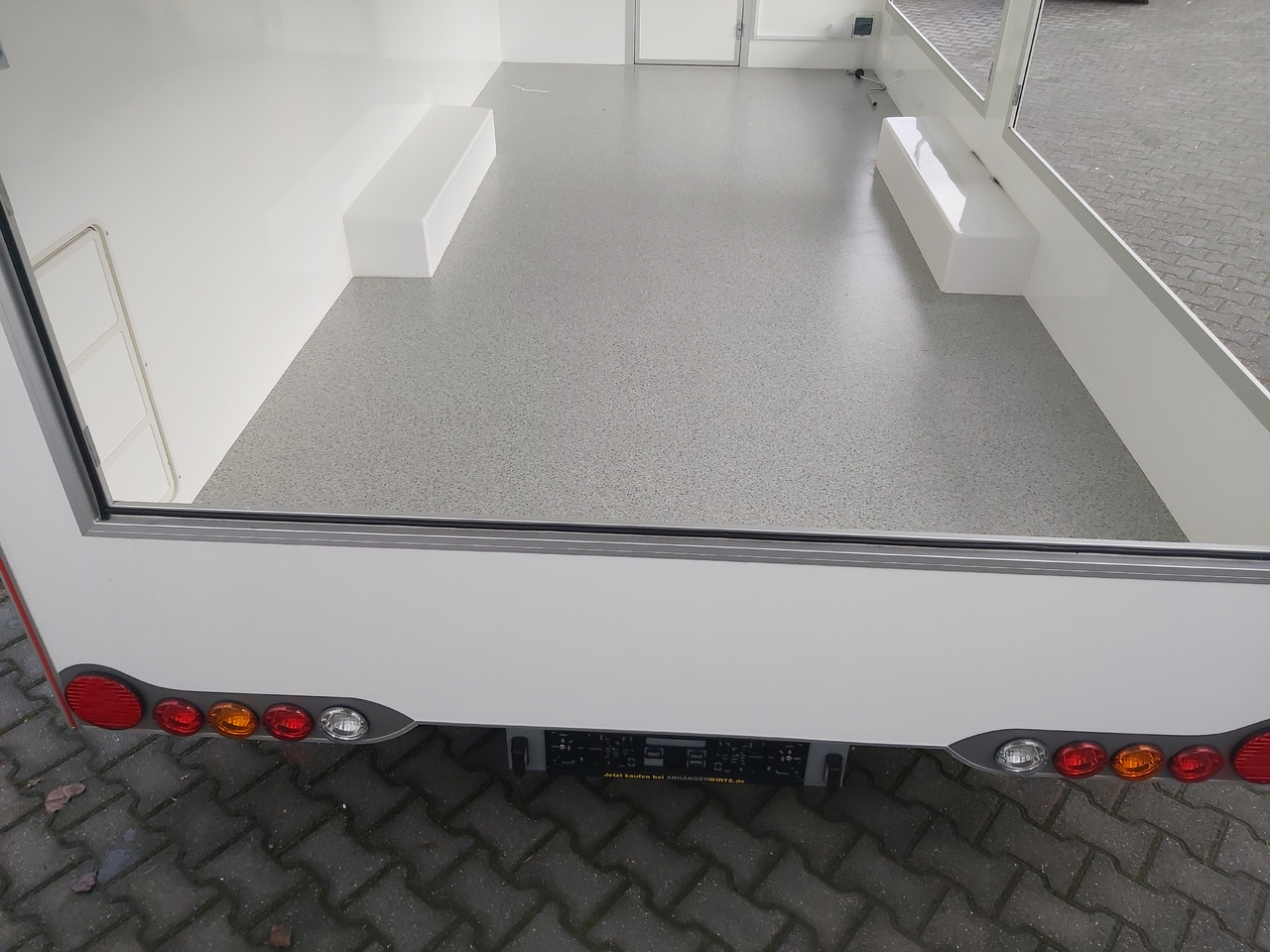Remolque venta ambulante Verkaufsanhänger VK 523 230 aero retro 520x230x230cm 3 Verkaufsklappen 230V Licht 2700kg Abverkauf: foto 10
