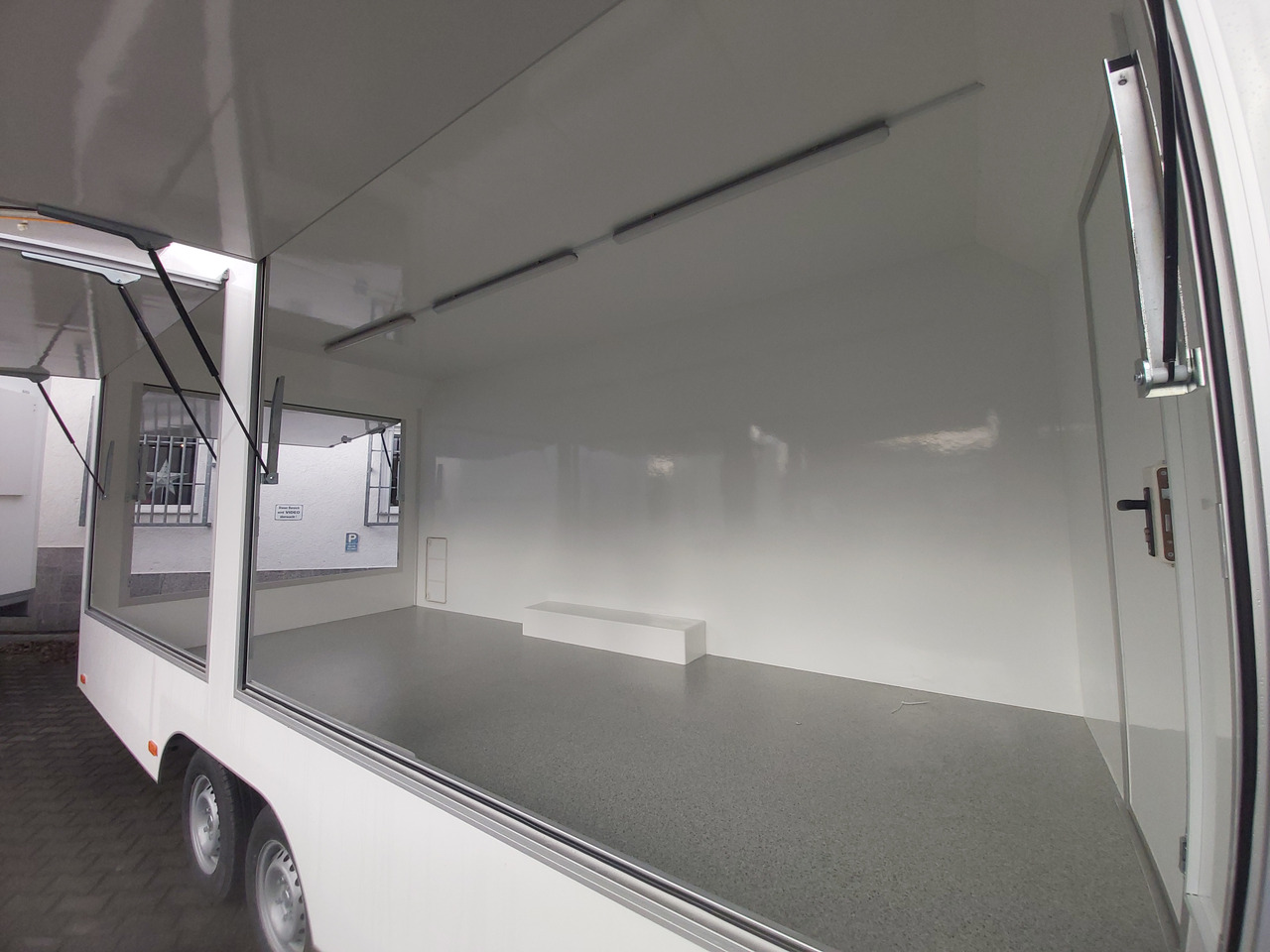 Remolque venta ambulante Verkaufsanhänger VK 523 230 aero retro 520x230x230cm 3 Verkaufsklappen 230V Licht 2700kg Abverkauf: foto 7