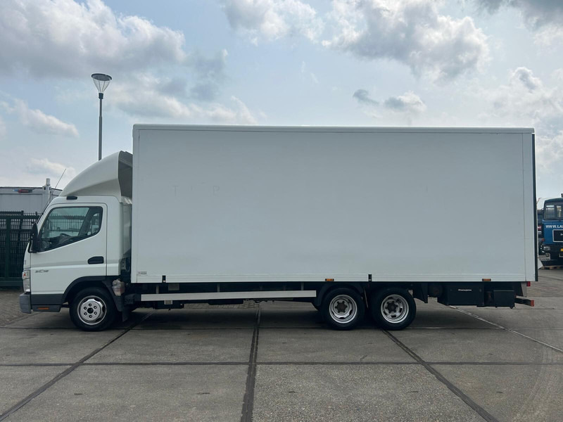 Mitsubishi Fuso CANTER 3C15 - Camión caja cerrada: foto 2 Mitsubishi Fuso CANTER 3C15 - Camión caja cerrada: foto 2