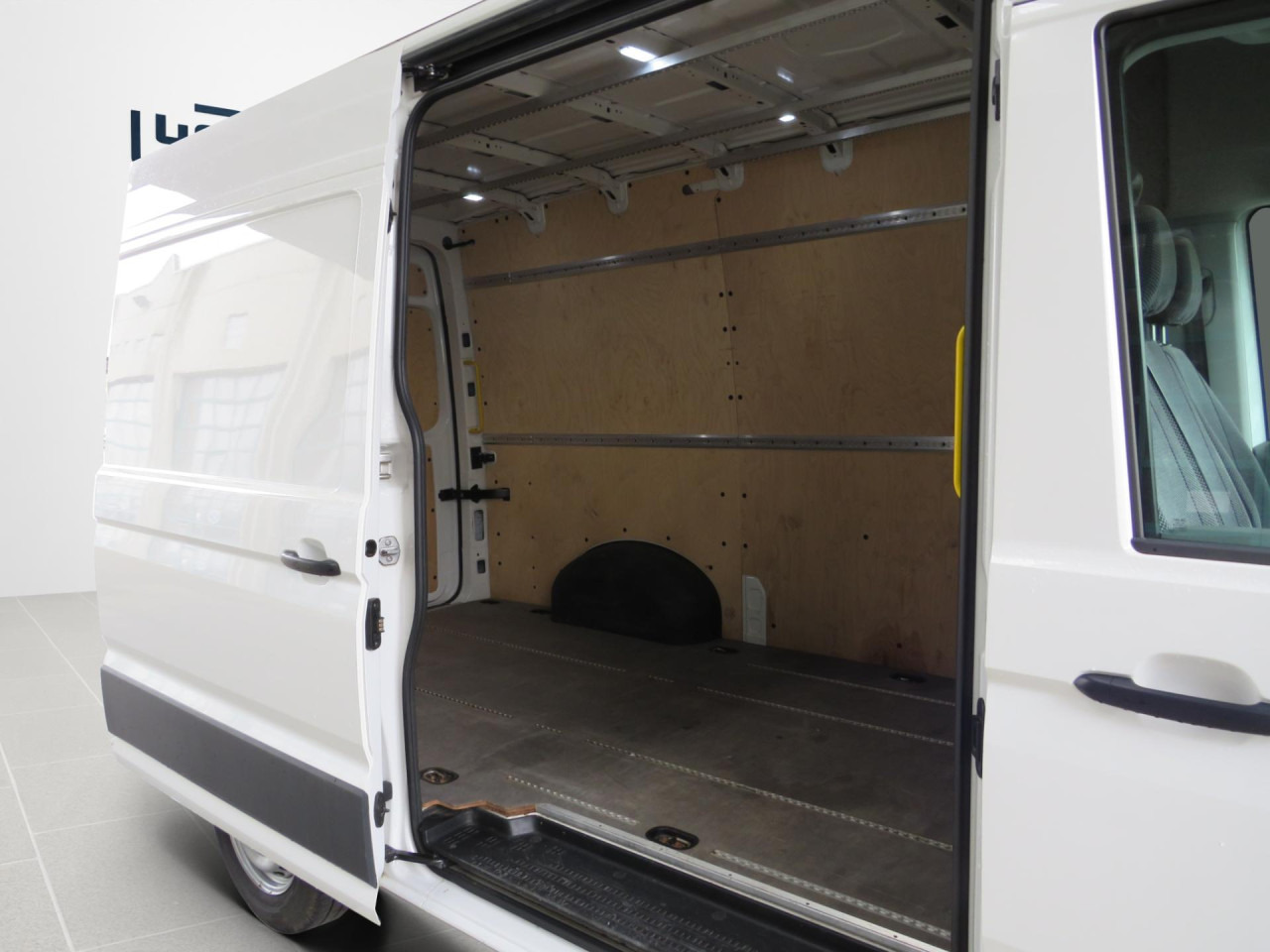 VOLKSWAGEN Crafter 35 L3H3 Kasten Euro6 Klima ZV - Furgón: foto 5 VOLKSWAGEN Crafter 35 L3H3 Kasten Euro6 Klima ZV - Furgón: foto 5