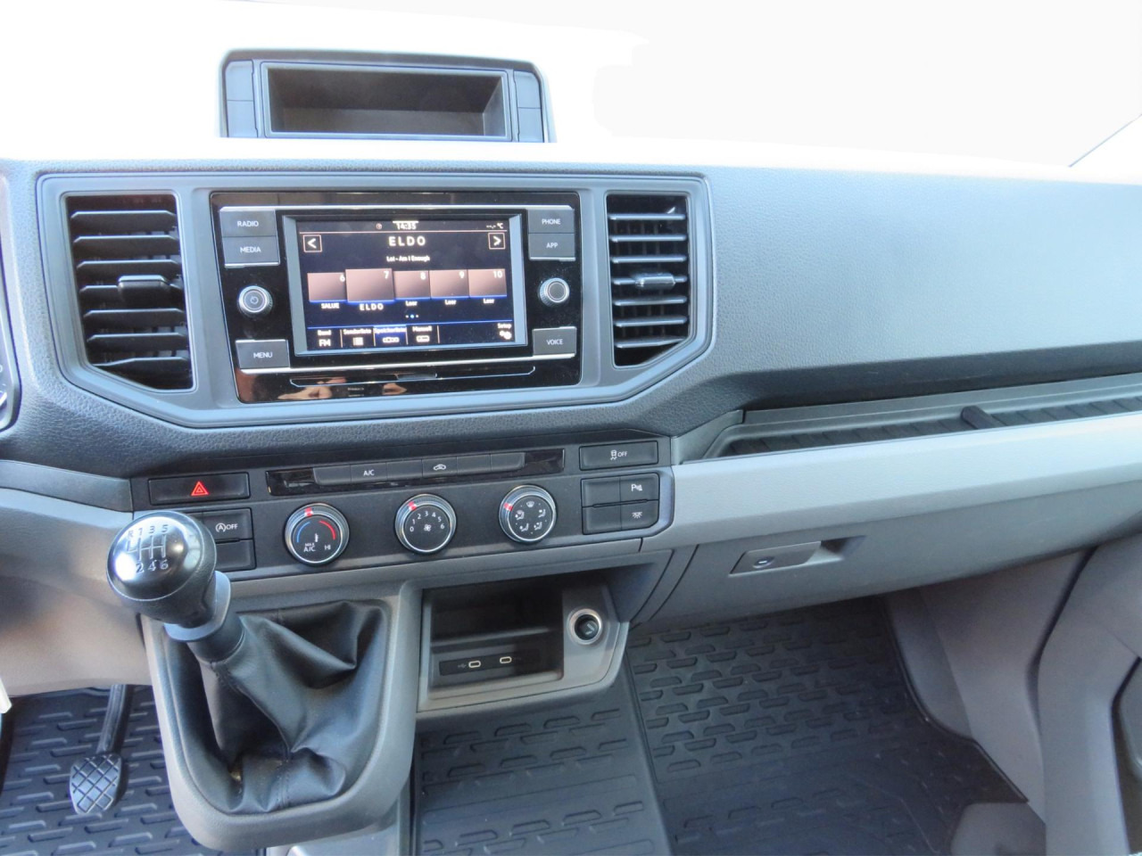 VOLKSWAGEN Crafter 35 L4H3 Kasten Klima AHK ZV - Furgón: foto 3 VOLKSWAGEN Crafter 35 L4H3 Kasten Klima AHK ZV - Furgón: foto 3