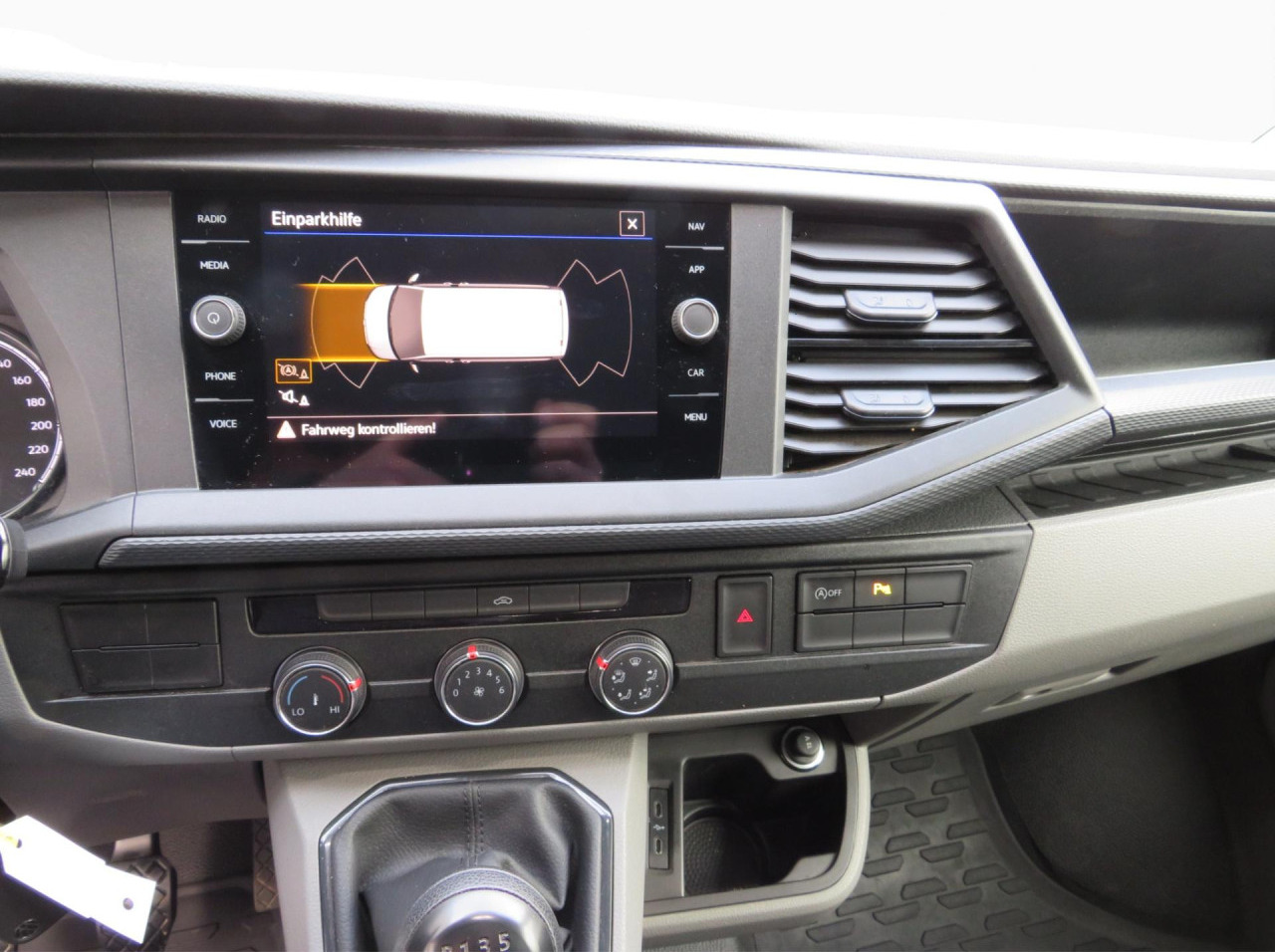 VOLKSWAGEN T6.1 Transporter Trendline 2.0 TDI Kasten Euro6 ZV - Furgoneta pequeña: foto 2 VOLKSWAGEN T6.1 Transporter Trendline 2.0 TDI Kasten Euro6 ZV - Furgoneta pequeña: foto 2