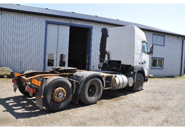 Volvo FH12 6x2 - Cabeza tractora: foto 3 Volvo FH12 6x2 - Cabeza tractora: foto 3